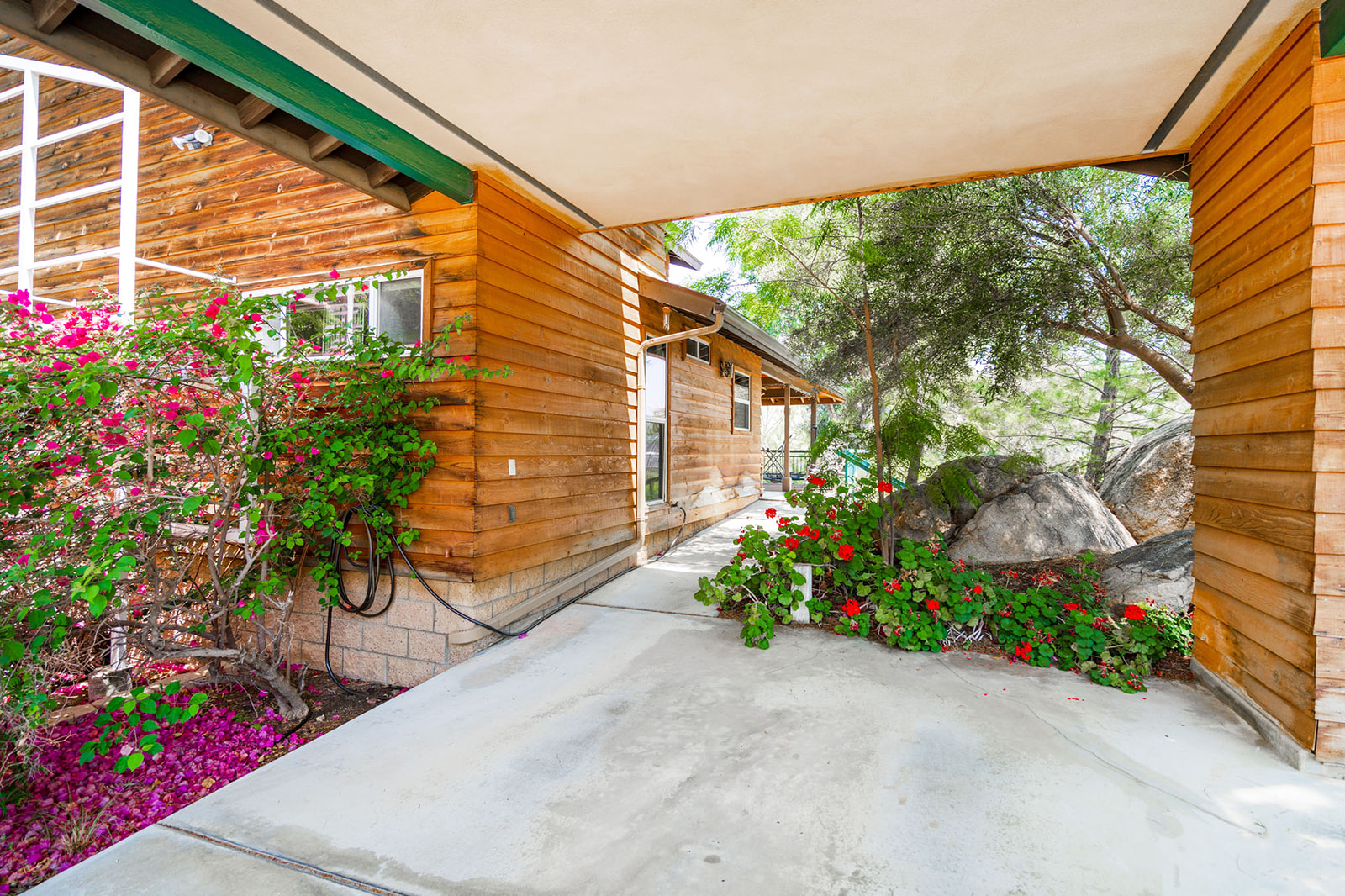 Hemet, California, 92544, United States, 6 Bedrooms Bedrooms, ,6 BathroomsBathrooms,Residential,For Sale,1849818