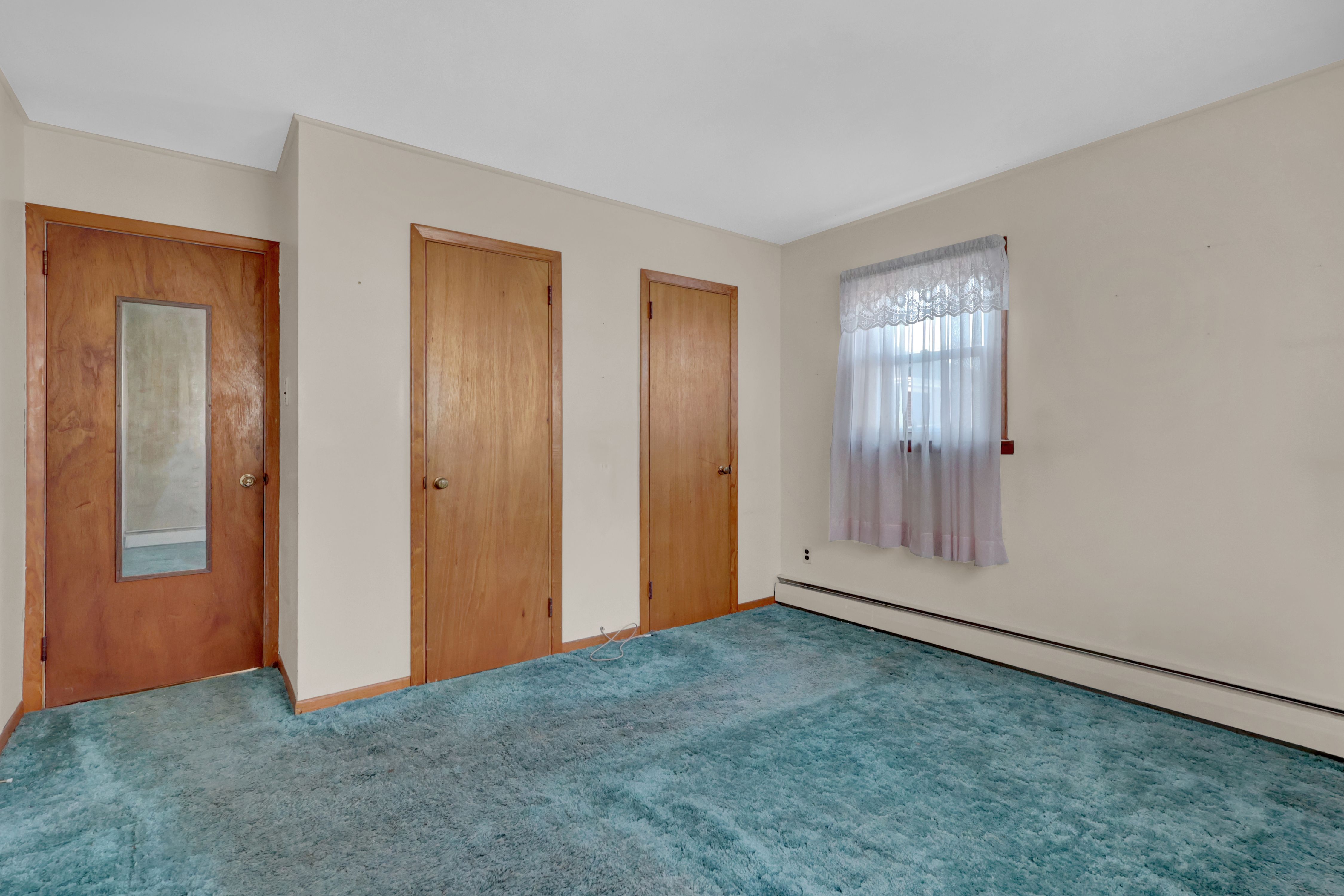 West Babylon, New York, 11704, United States, 4 Bedrooms Bedrooms, ,2 BathroomsBathrooms,Residential,For Sale,2010725