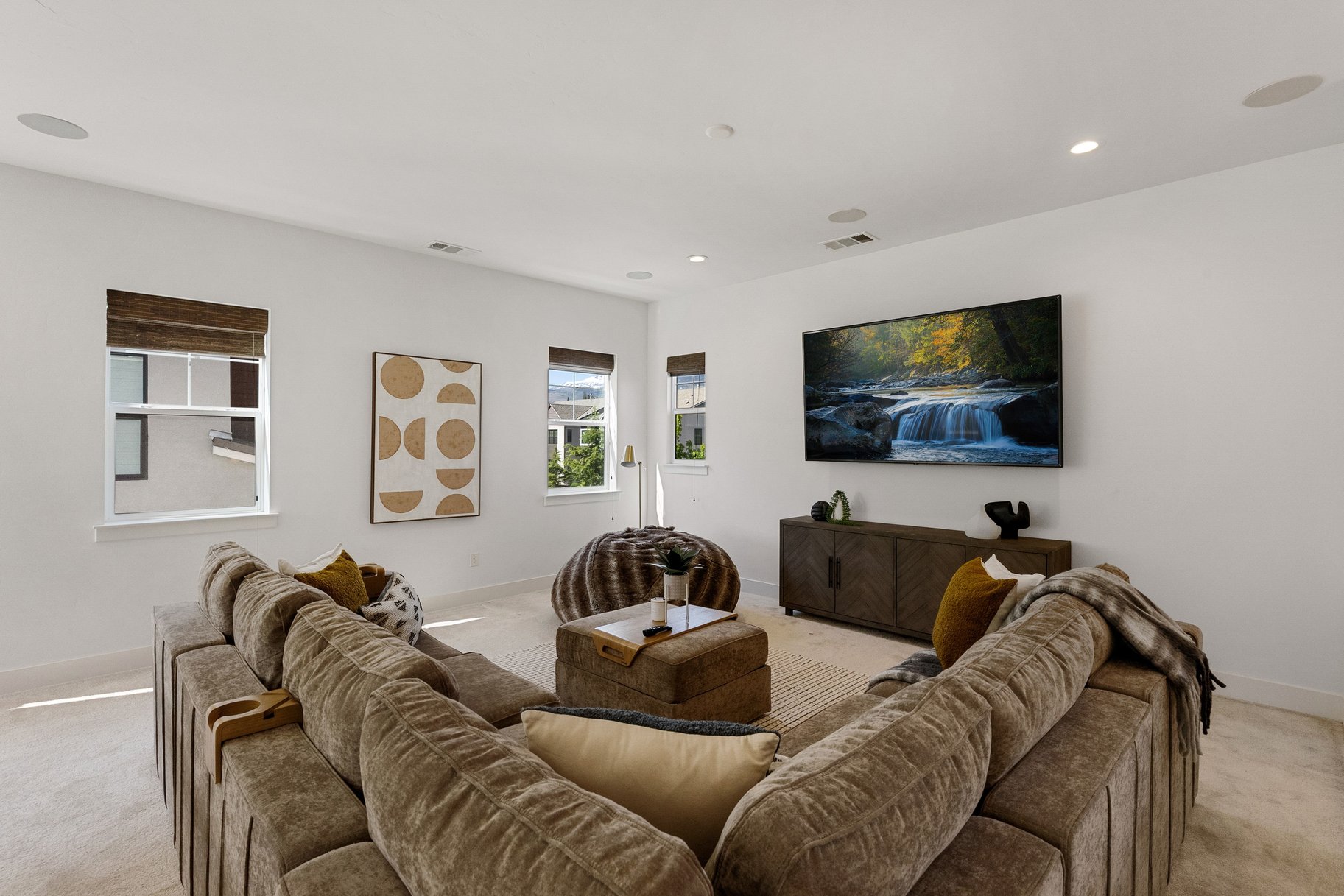  Custom 5-Bedroom Home on a Premium Lot in Rancharrah - 物件實景