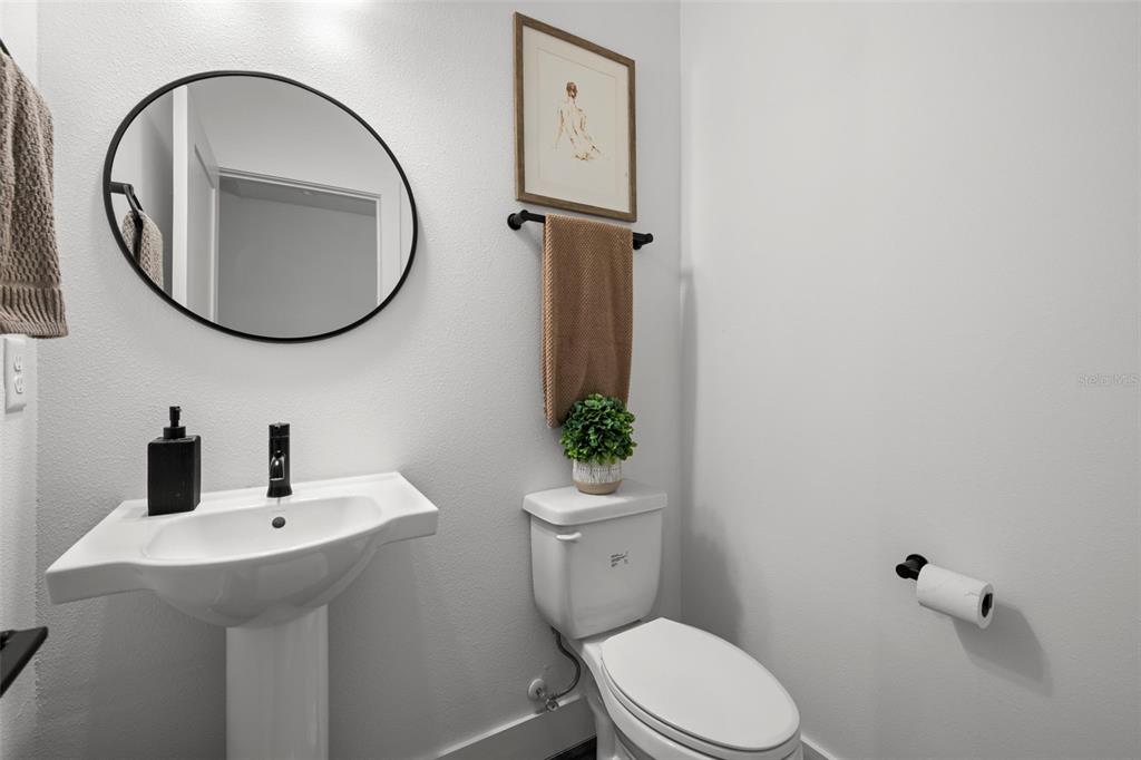 St Petersburg, Florida, 33701, United States, 2 Bedrooms Bedrooms, ,3 BathroomsBathrooms,Residential,For Sale,1994589