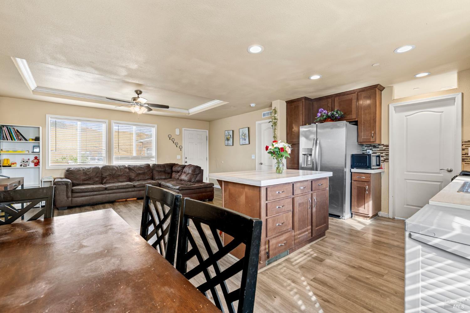 Vacaville, California, 95688, United States, 3 Bedrooms Bedrooms, ,2 BathroomsBathrooms,Residential,For Sale,1982047