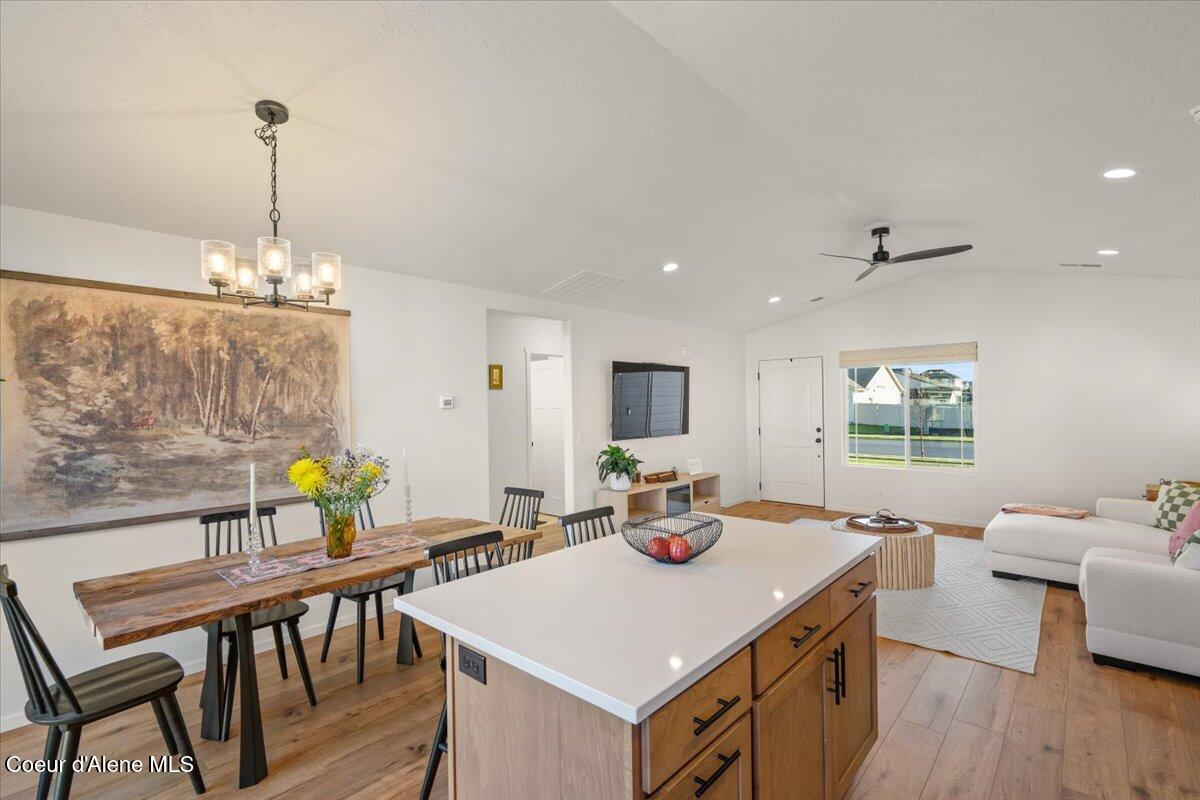 Hayden, Idaho, 83835, United States, 3 Bedrooms Bedrooms, ,2 BathroomsBathrooms,Residential,For Sale,1990456