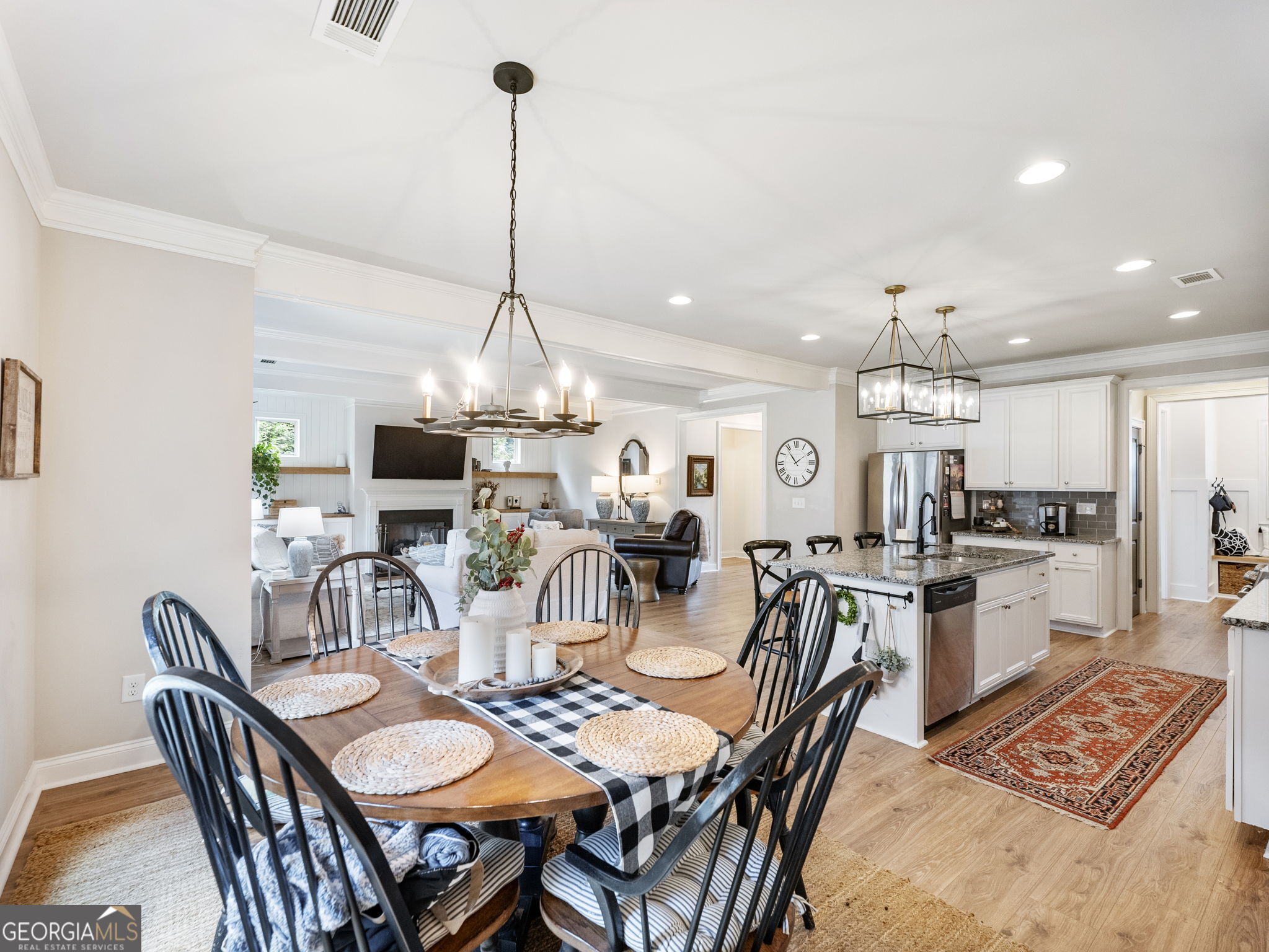 Hoschton, Georgia, 30548, United States, 5 Bedrooms Bedrooms, ,3 BathroomsBathrooms,Residential,For Sale,1986295