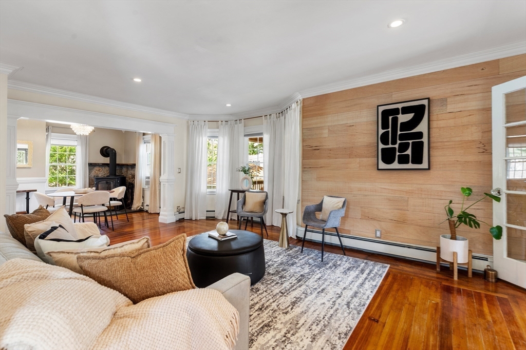 Malden, Massachusetts, 02148, United States, 5 Bedrooms Bedrooms, ,5 BathroomsBathrooms,Residential,For Sale,1984195