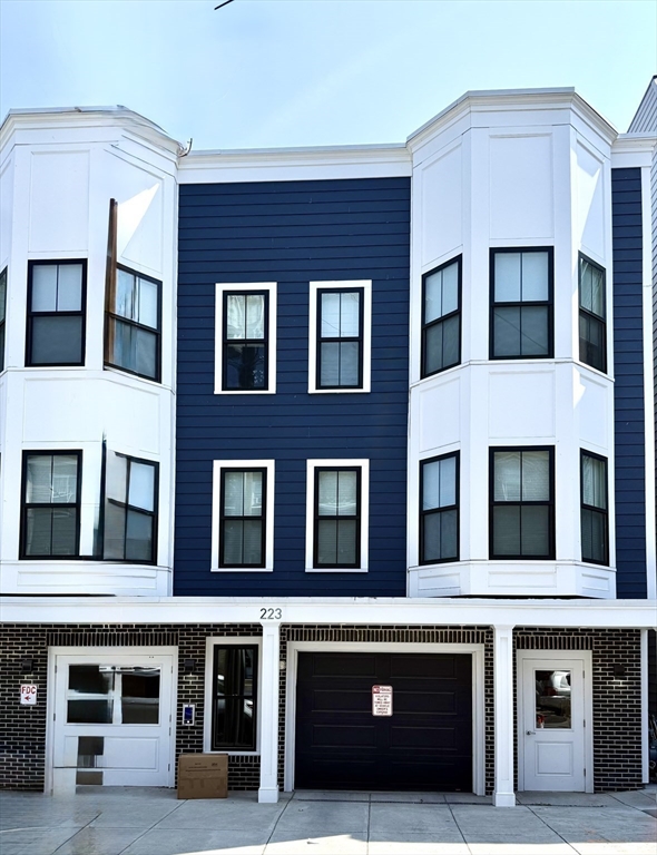 Boston, Massachusetts, 02128, United States, 2 Bedrooms Bedrooms, ,2 BathroomsBathrooms,Residential,For Sale,1868682