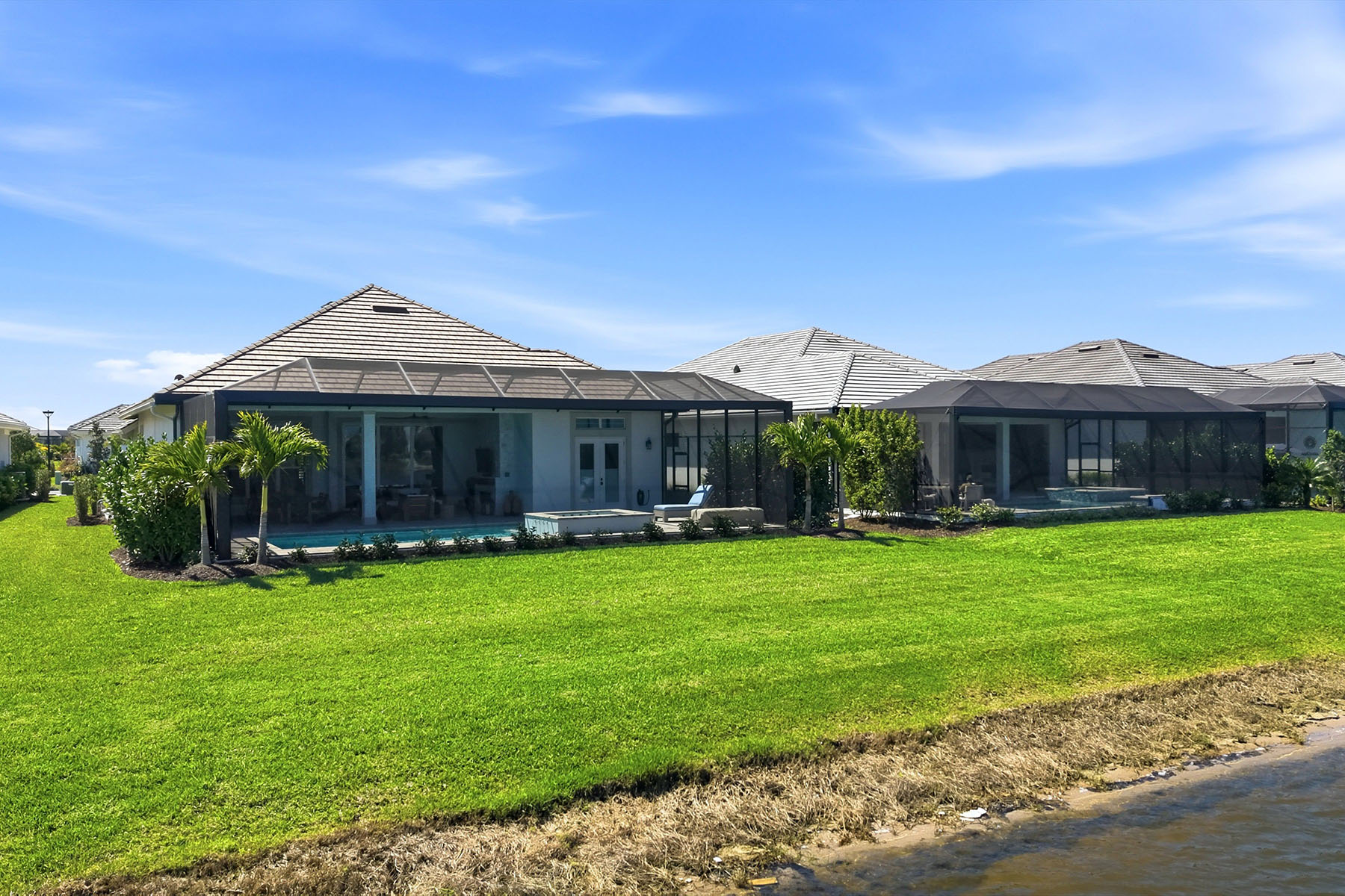  WILD BLUE AT WATERSIDE - 物件實景