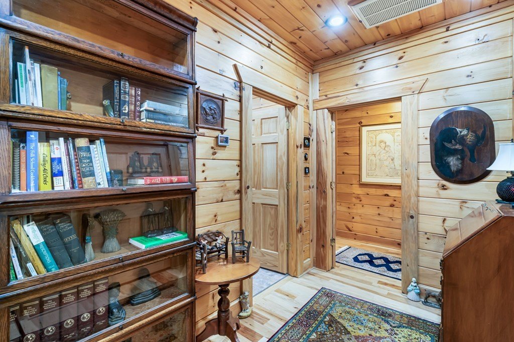 Hiawassee, Georgia, 30546, United States, 4 Bedrooms Bedrooms, ,4 BathroomsBathrooms,Residential,For Sale,1975098