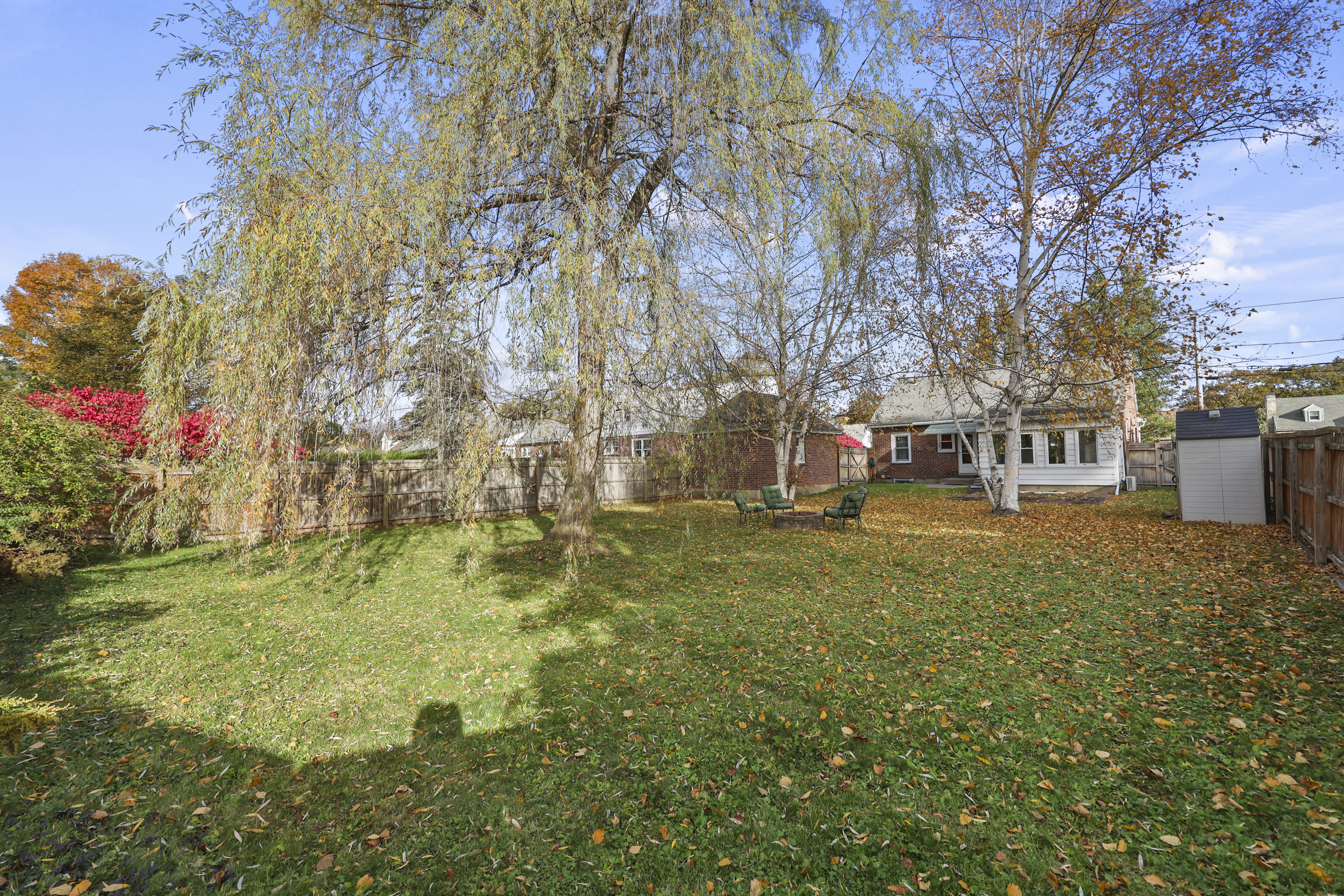  Charming New England Brick Beauty - 物件實景
