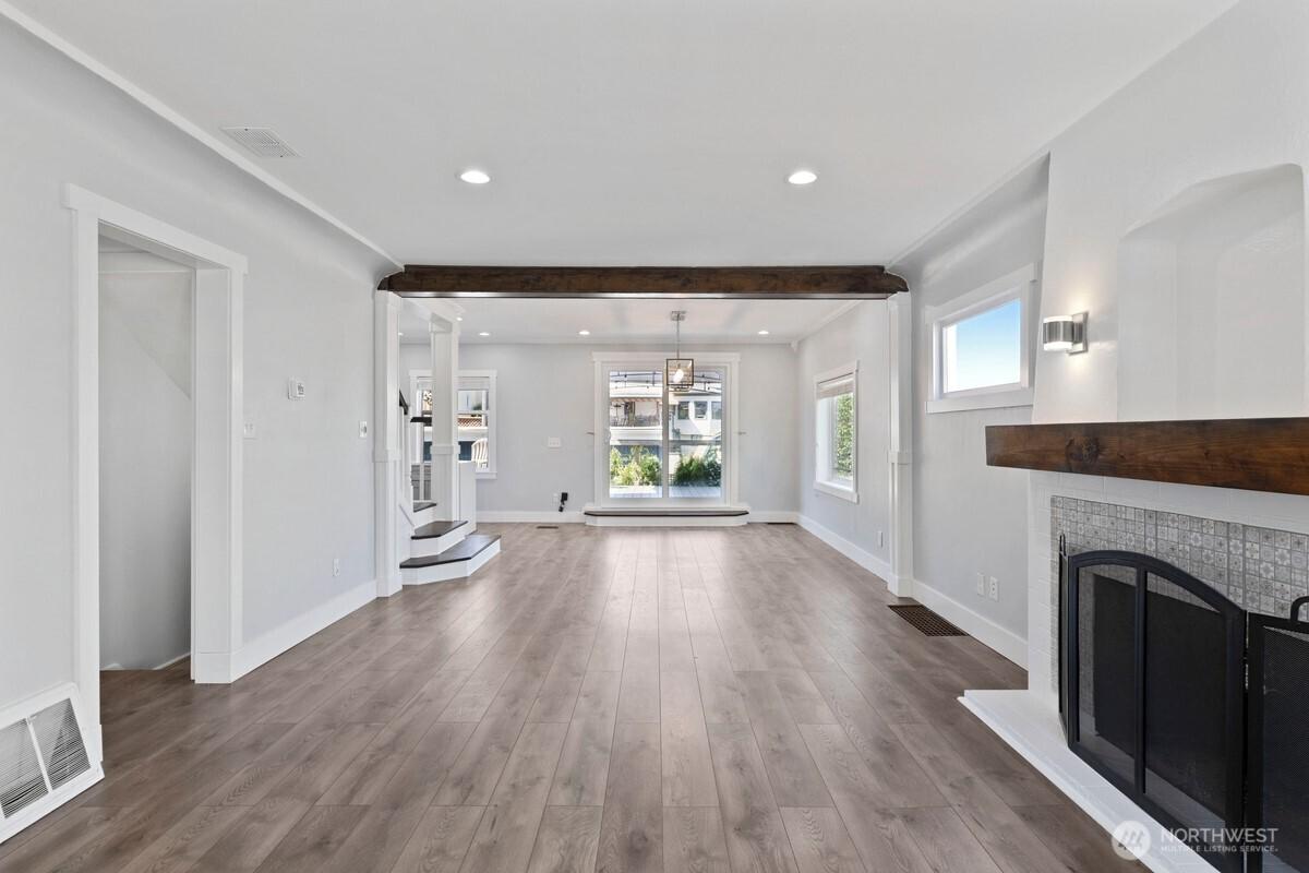TACOMA, Washington, 98407, United States, 3 Bedrooms Bedrooms, ,3 BathroomsBathrooms,Residential,For Sale,1900882