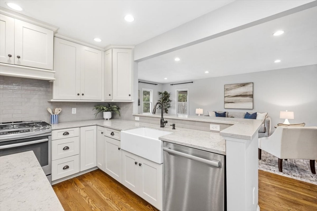 Norwell, Massachusetts, 02061, United States, 3 Bedrooms Bedrooms, ,2 BathroomsBathrooms,Residential,For Sale,1939151