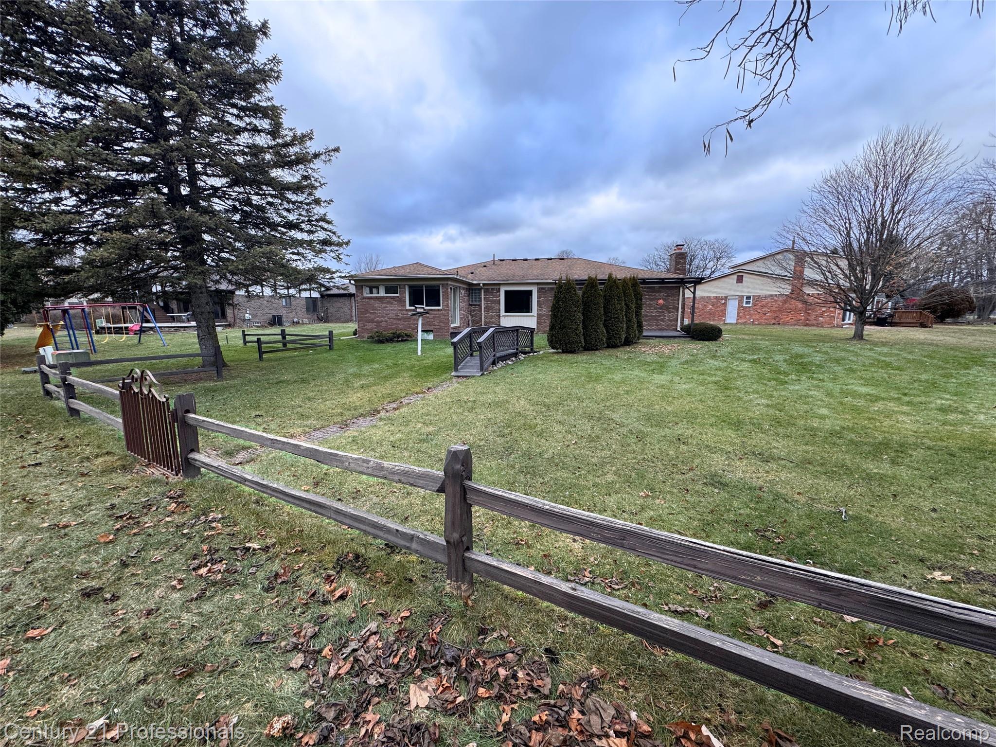 Troy, Michigan, 48085, United States, 4 Bedrooms Bedrooms, ,3 BathroomsBathrooms,Residential,For Sale,2009052