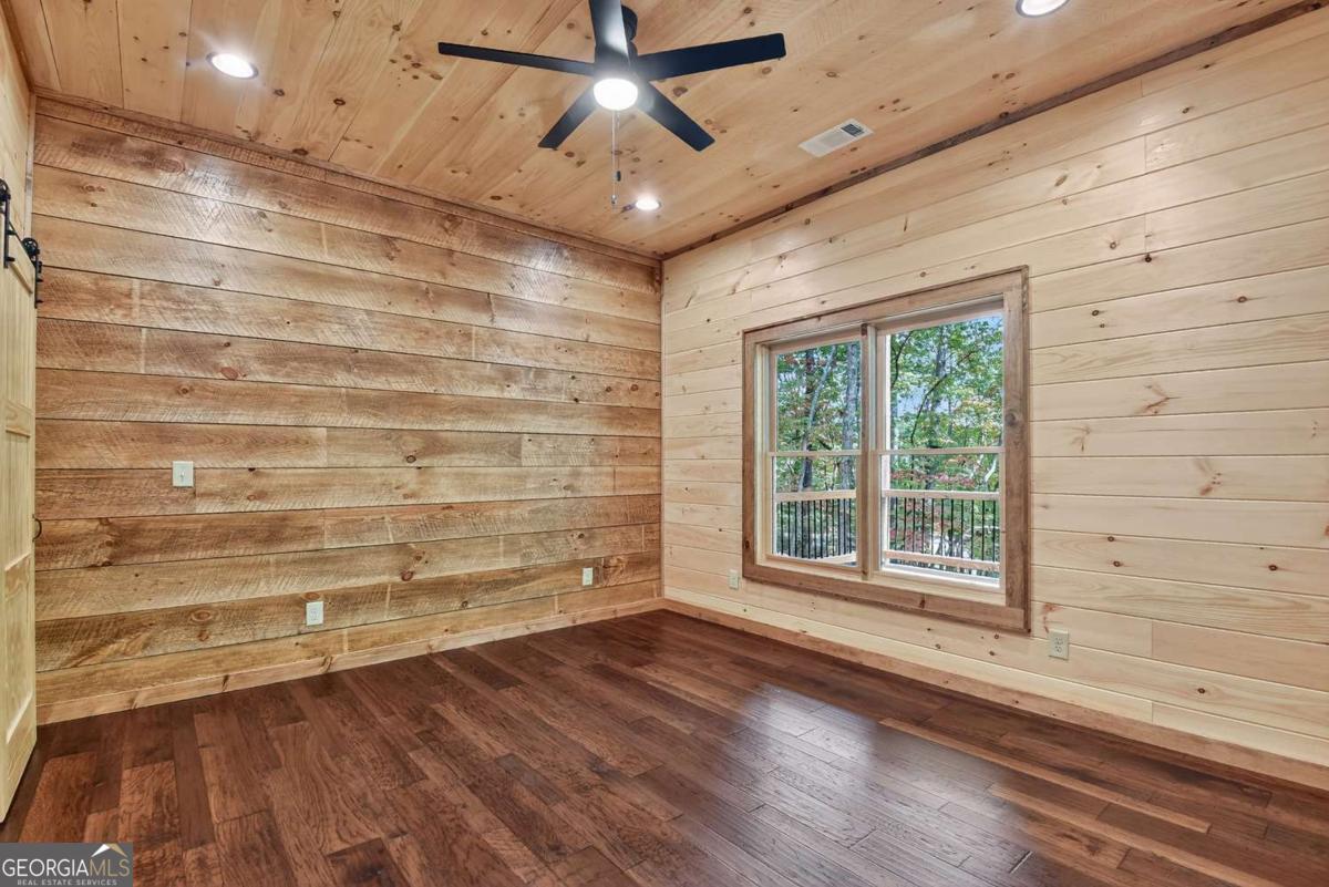 Mineral Bluff, Georgia, 30559, United States, 4 Bedrooms Bedrooms, ,3 BathroomsBathrooms,Residential,For Sale,1953932