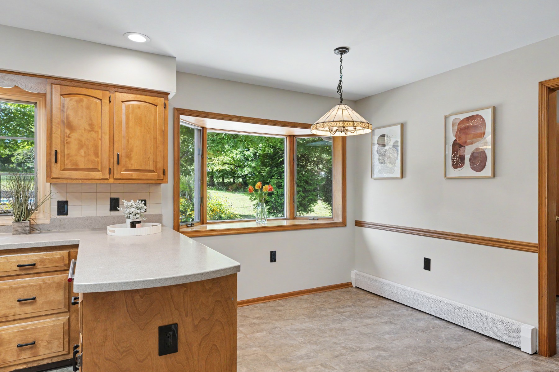  Thoughtfully Improved Ranch Home Tucked Away on 6.3 Private Acres - 物件實景