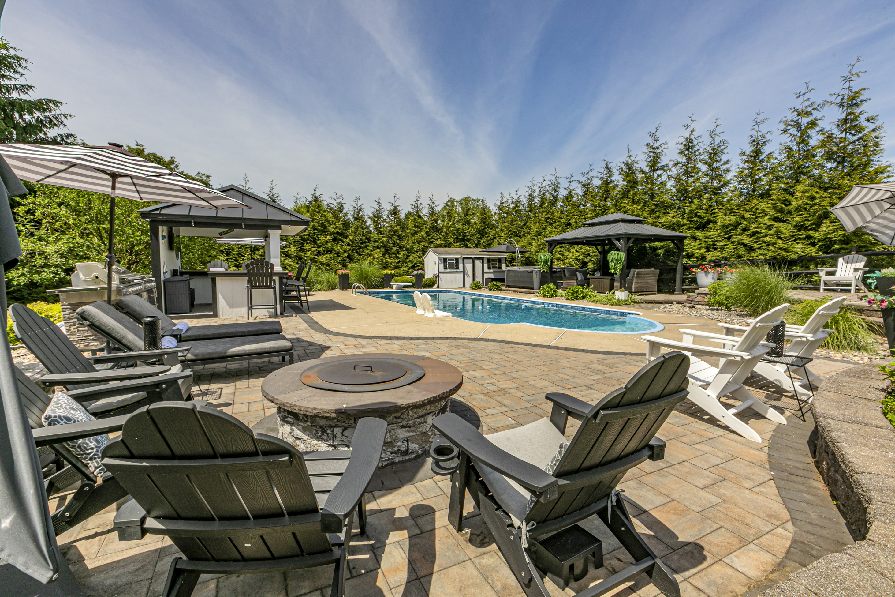  Resort-Worthy Outdoor Living Meets a Thoughtfully Renovated Interior - 物件實景
