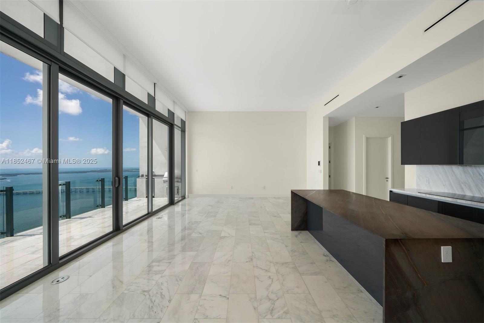 Miami, Florida, 33131, United States, 3 Bedrooms Bedrooms, ,4 BathroomsBathrooms,Residential,For Sale,1908751