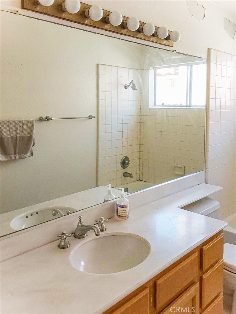 Dana Point, California, 92629, United States, 2 Bedrooms Bedrooms, ,3 BathroomsBathrooms,Residential,For Sale,1998905