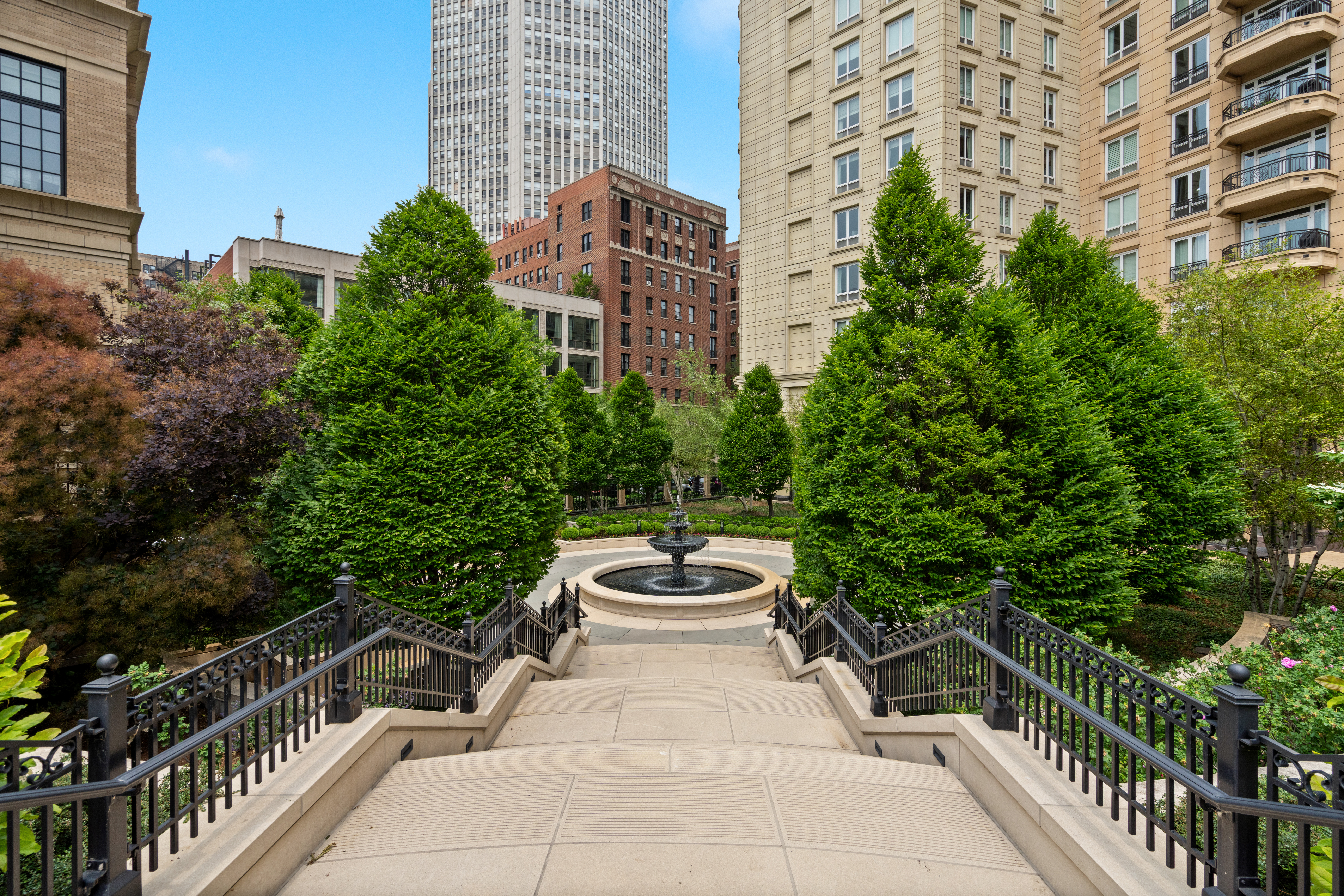  A Rare Opportunity to Own a 5,245-Square-Foot Single-Family Home - 物件實景