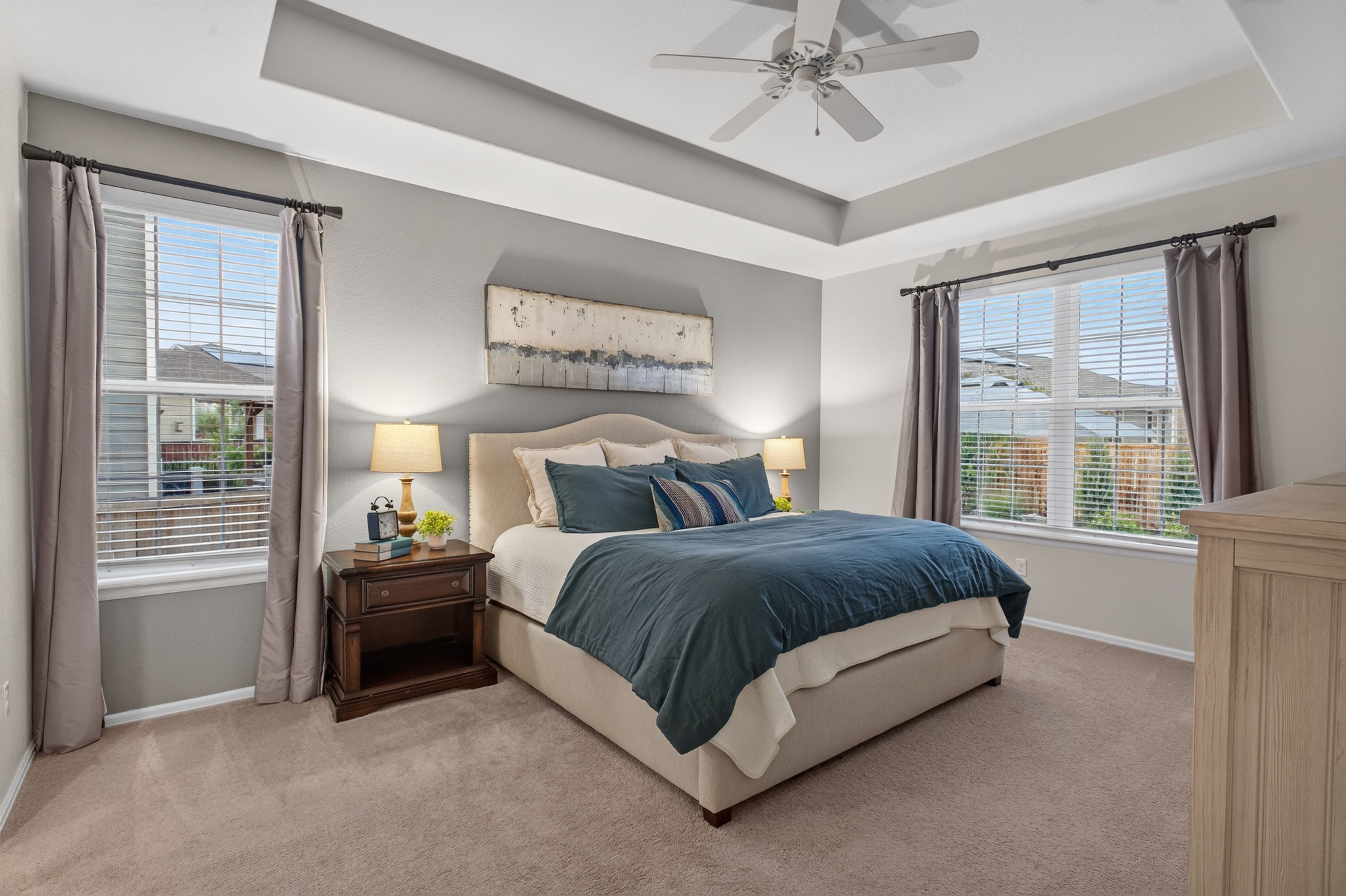  Sought-After Main Level Living - 物件實景