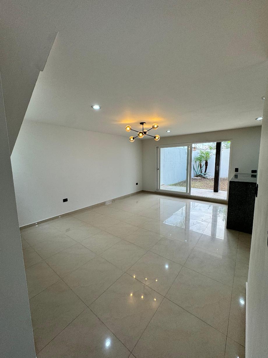 Cerro Lago Palomas, Querétaro, Querétaro, 76230, Mexico, 3 Bedrooms Bedrooms, ,3 BathroomsBathrooms,Residential,For Sale,Cerro Lago Palomas,1672480