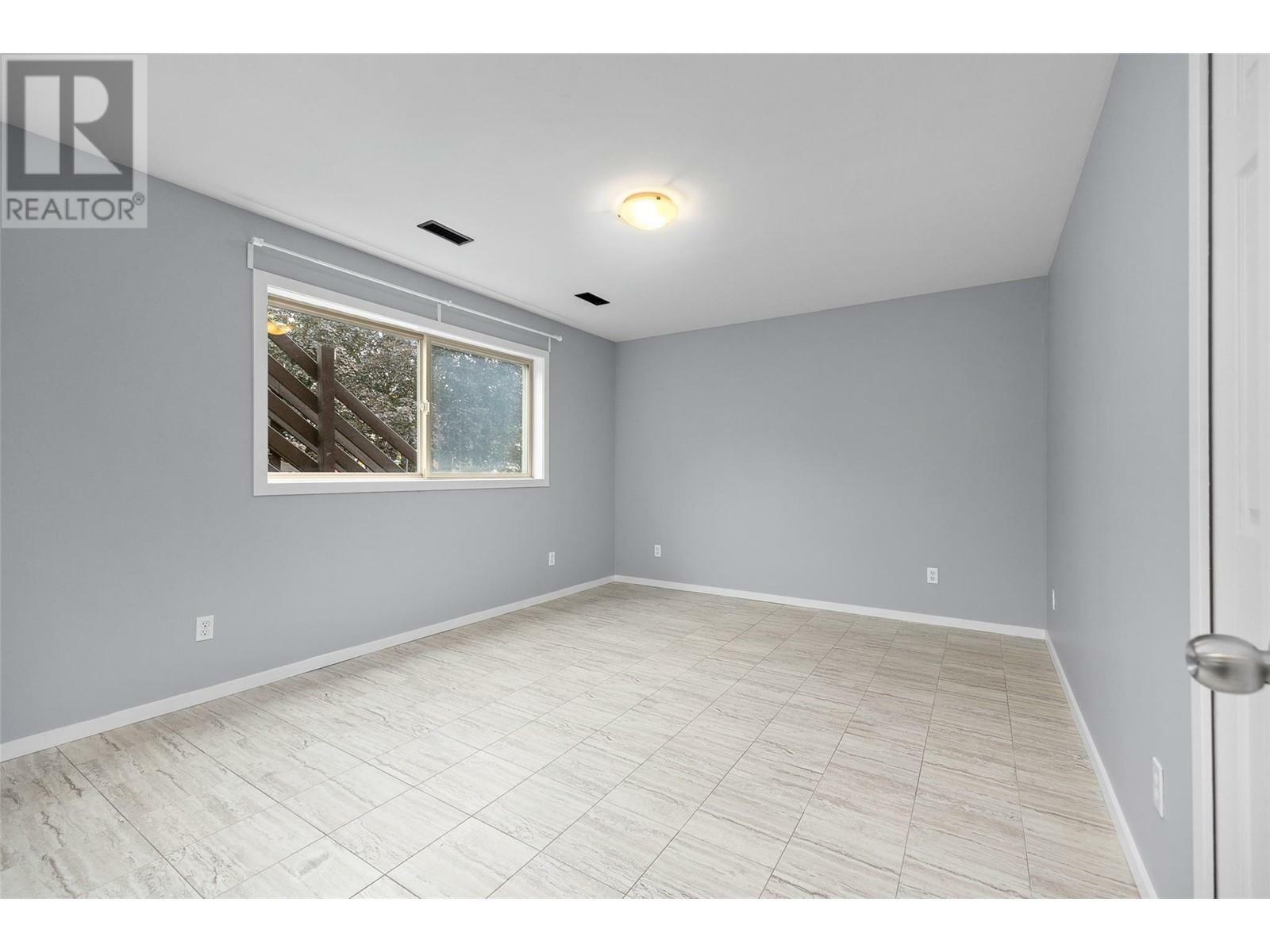 KELOWNA, British Columbia, V1P 1N8, CA, 6 Bedrooms Bedrooms, ,4 BathroomsBathrooms,Residential,For Sale,1837090