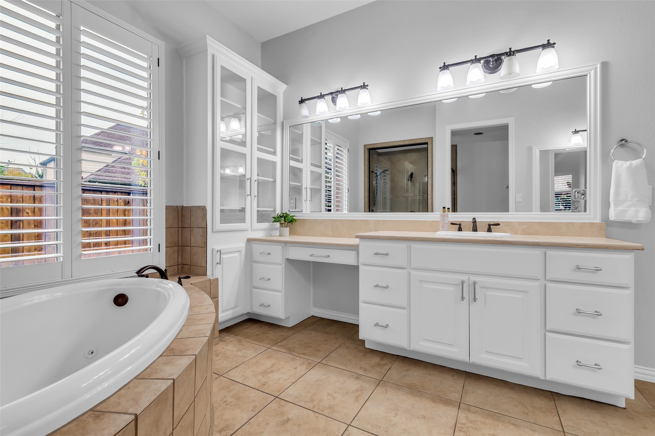 The Woodlands, Texas, 77354, United States, 6 Bedrooms Bedrooms, ,7 BathroomsBathrooms,Residential,For Sale,2001966