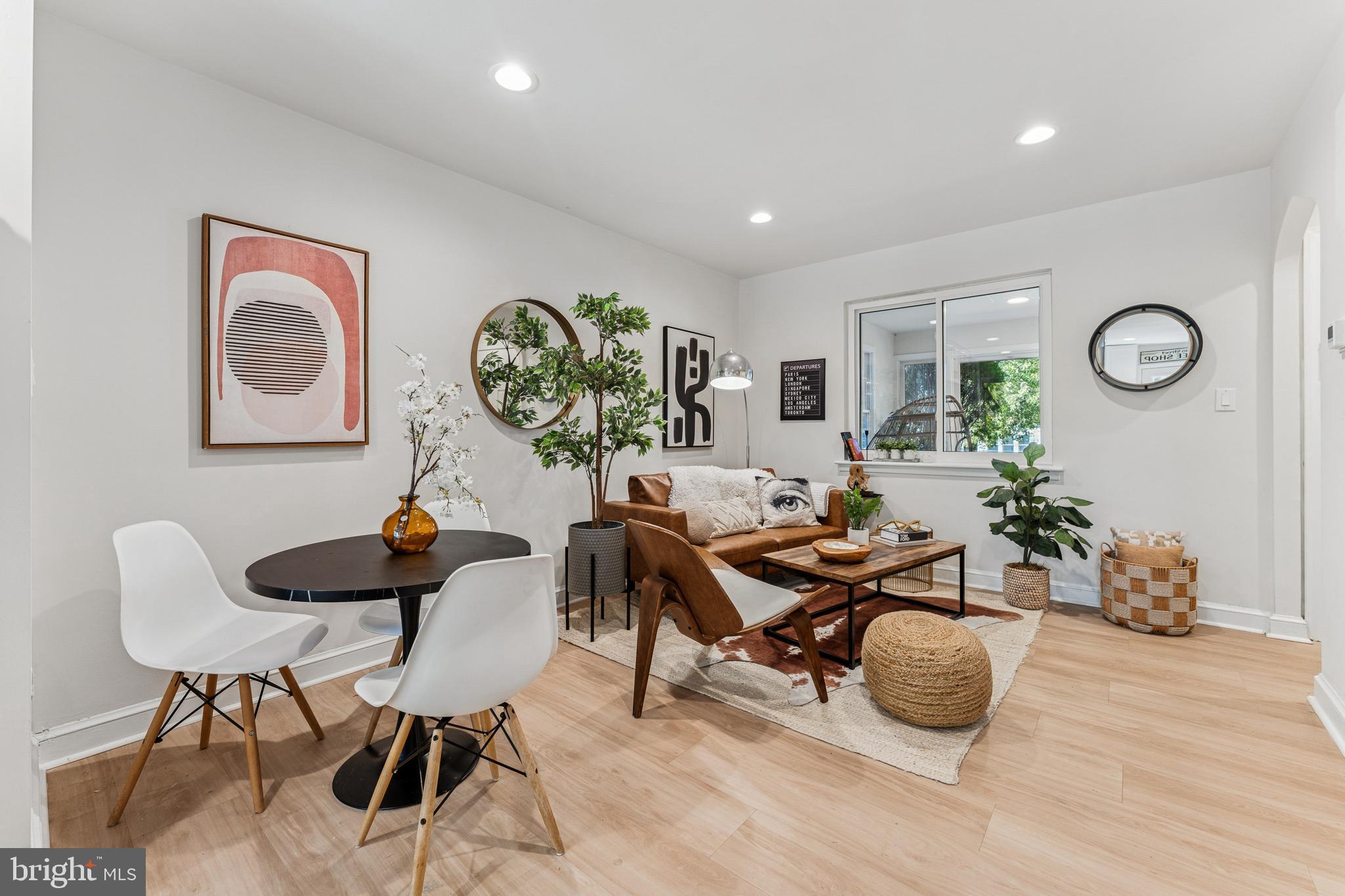 Alexandria, Virginia, 22305, United States, 2 Bedrooms Bedrooms, ,2 BathroomsBathrooms,Residential,For Sale,1974640