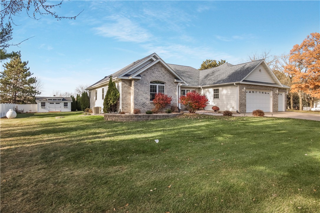 Chippewa Falls, Wisconsin, 54729, United States, 3 Bedrooms Bedrooms, ,4 BathroomsBathrooms,Residential,For Sale,1994232