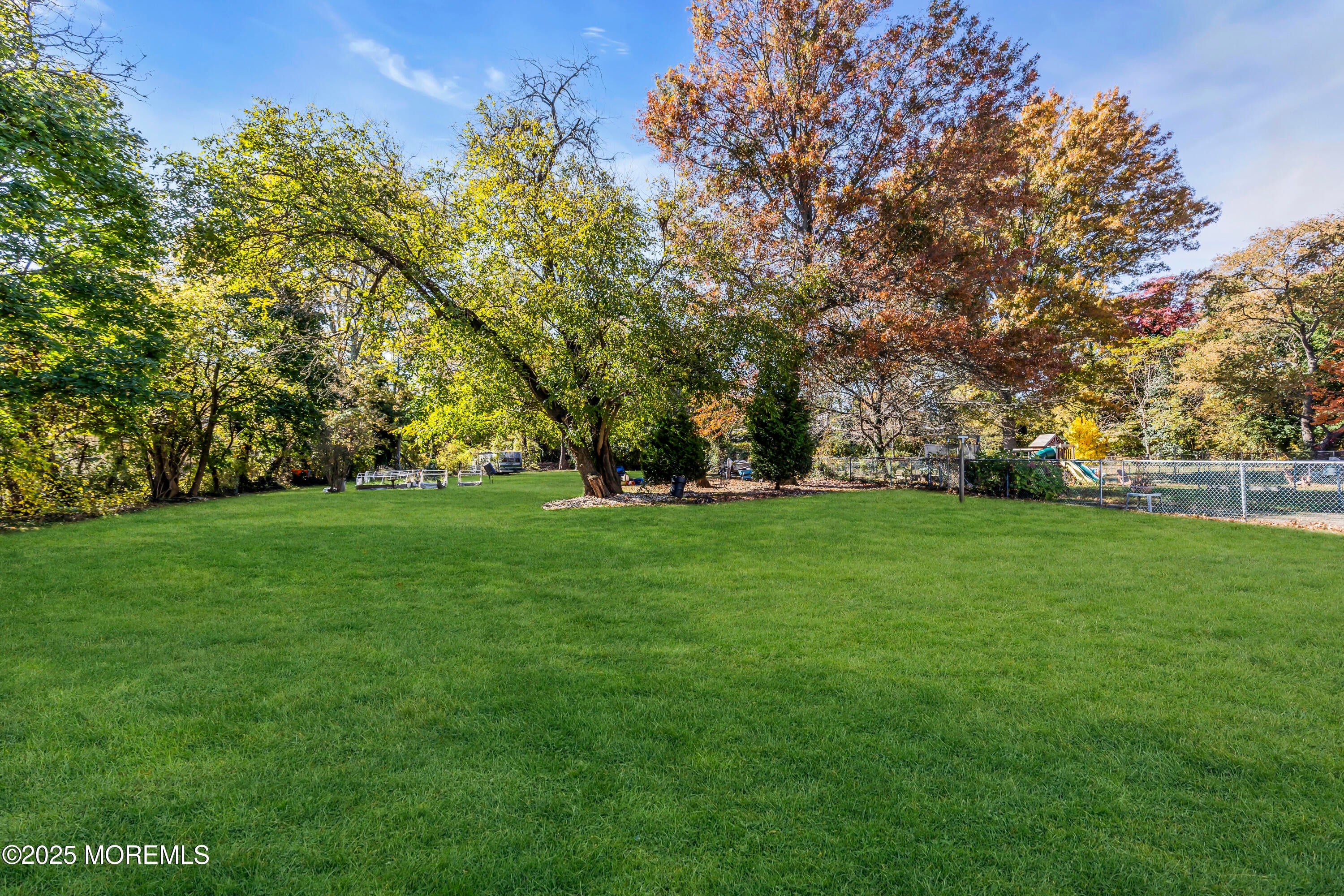 Freehold, New Jersey, 07728, United States, 3 Bedrooms Bedrooms, ,2 BathroomsBathrooms,Residential,For Sale,1990180