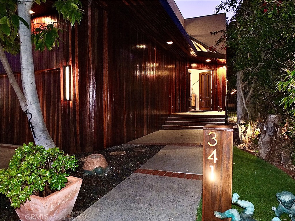 Manhattan Beach, California, 90266, United States, 5 Bedrooms Bedrooms, ,4 BathroomsBathrooms,Residential,For Sale,1993331