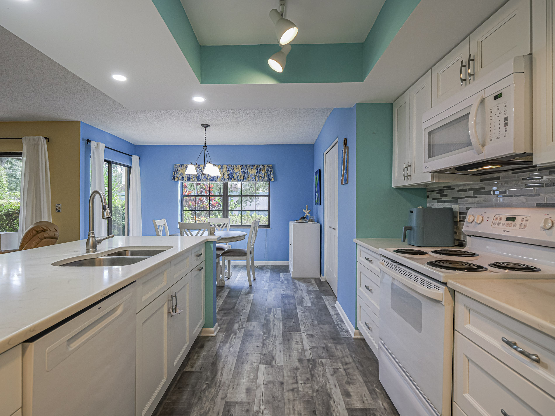  910 E Causeway Boulevard, Vero Beach, FL, 32963 - 物件實景