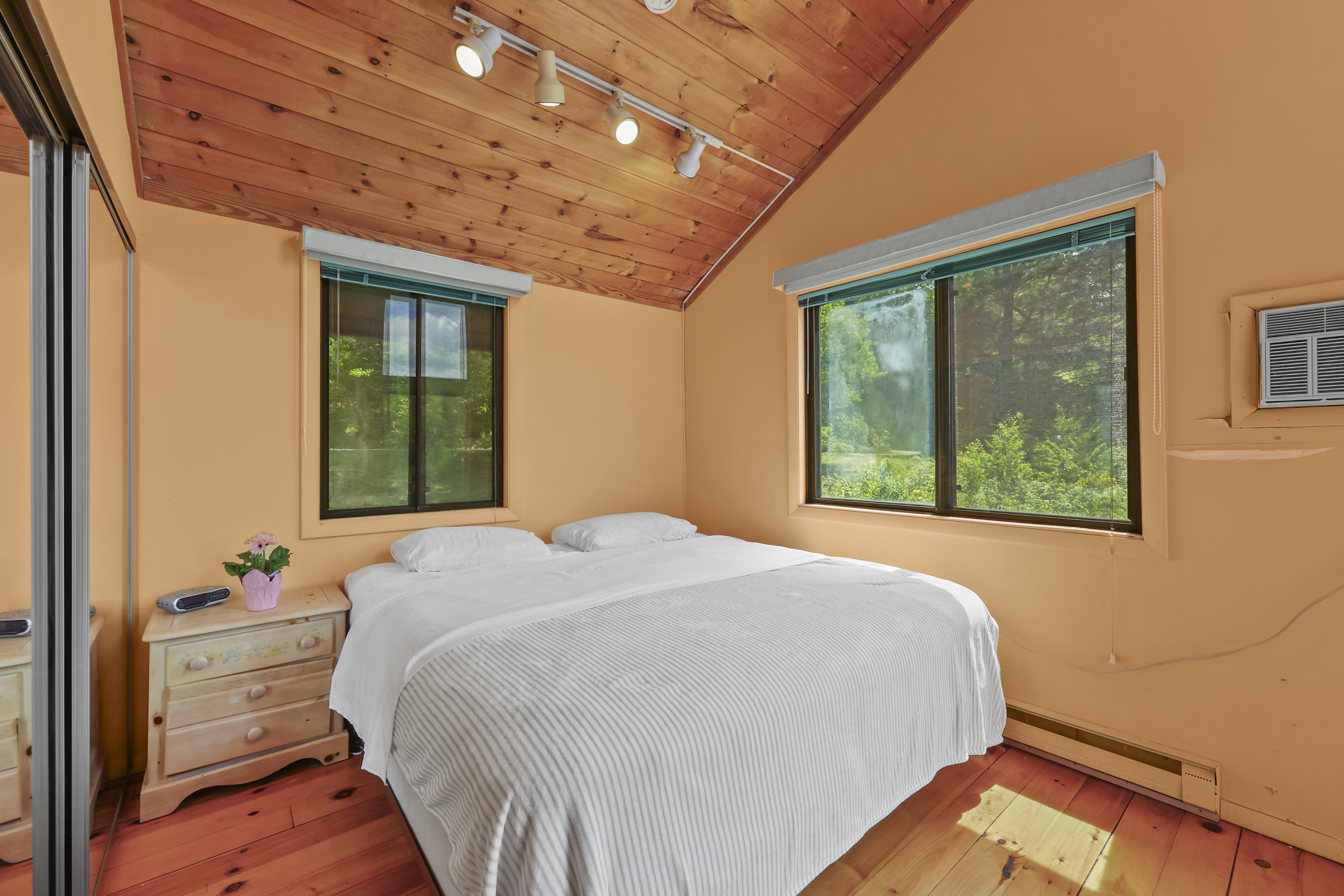  Exceptional Waterfront Retreat on Tranquil Hayes Pond - 物件實景