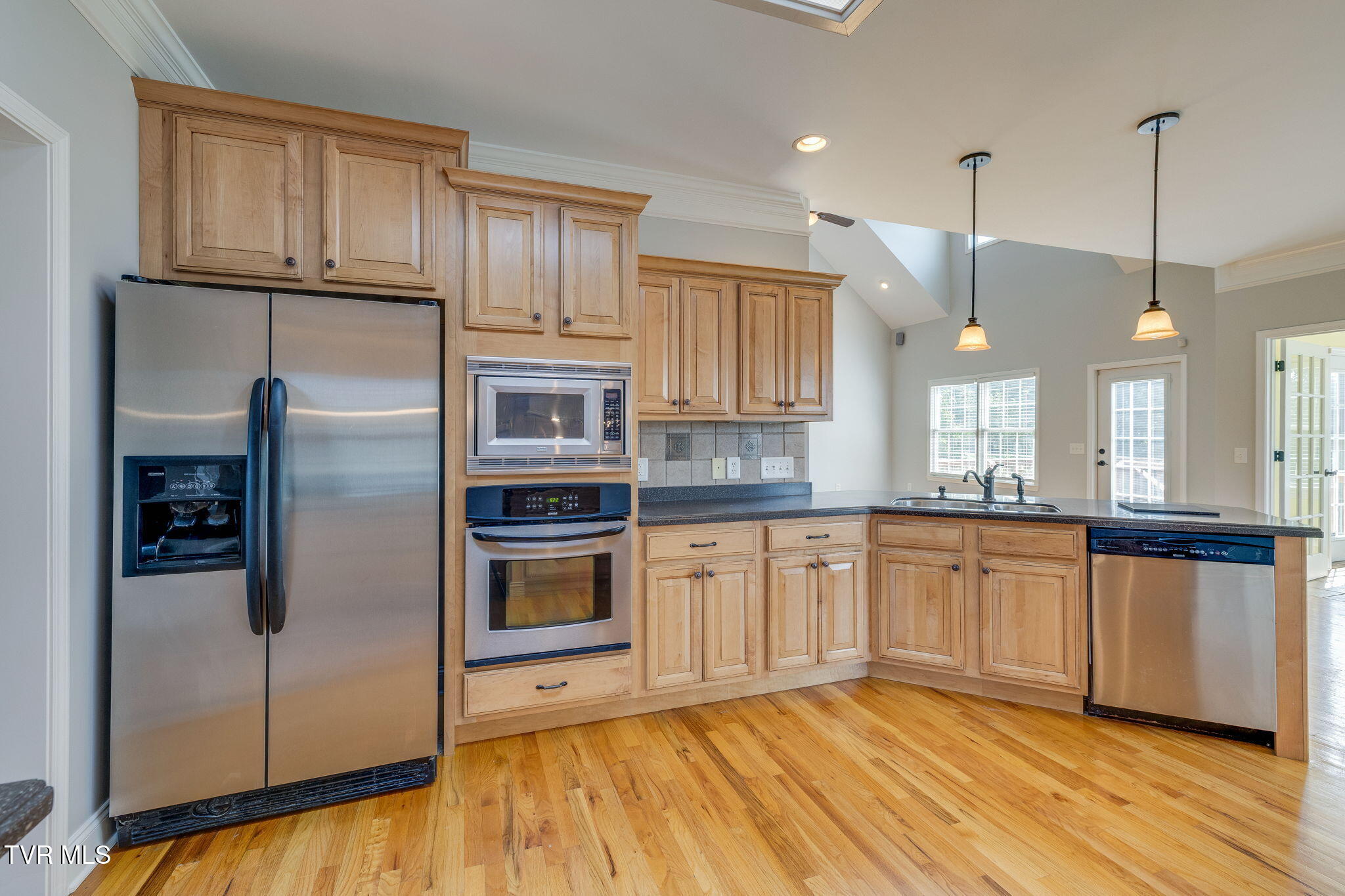 Kingsport, Tennessee, 37660, United States, 3 Bedrooms Bedrooms, ,4 BathroomsBathrooms,Residential,For Sale,1984458