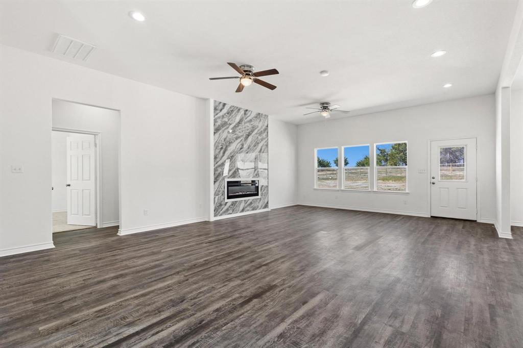 Petty, Texas, 75470, United States, 4 Bedrooms Bedrooms, ,4 BathroomsBathrooms,Residential,For Sale,1921073