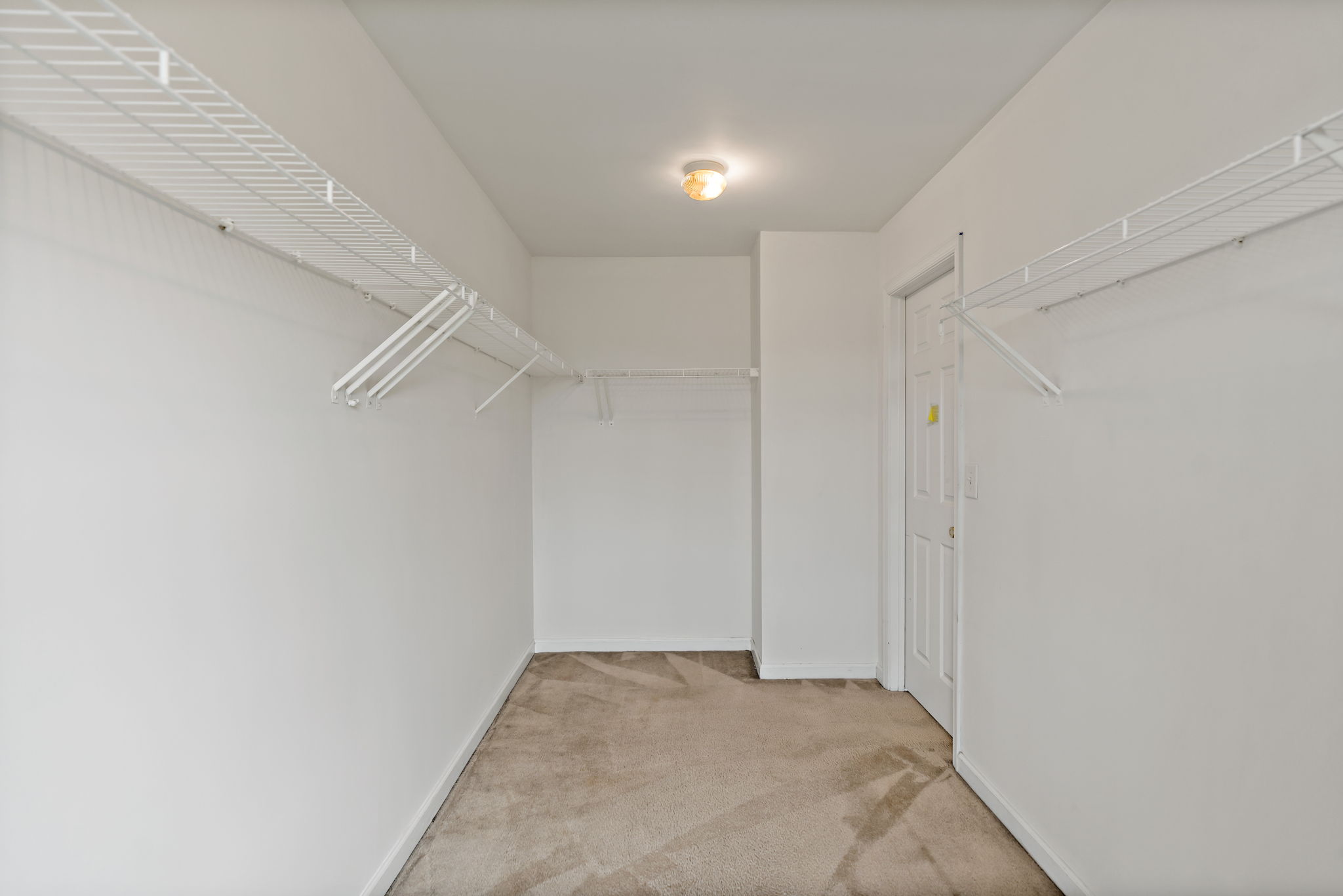 Martinsburg, West Virginia, 25403, United States, 4 Bedrooms Bedrooms, ,Residential,For Sale,1873550
