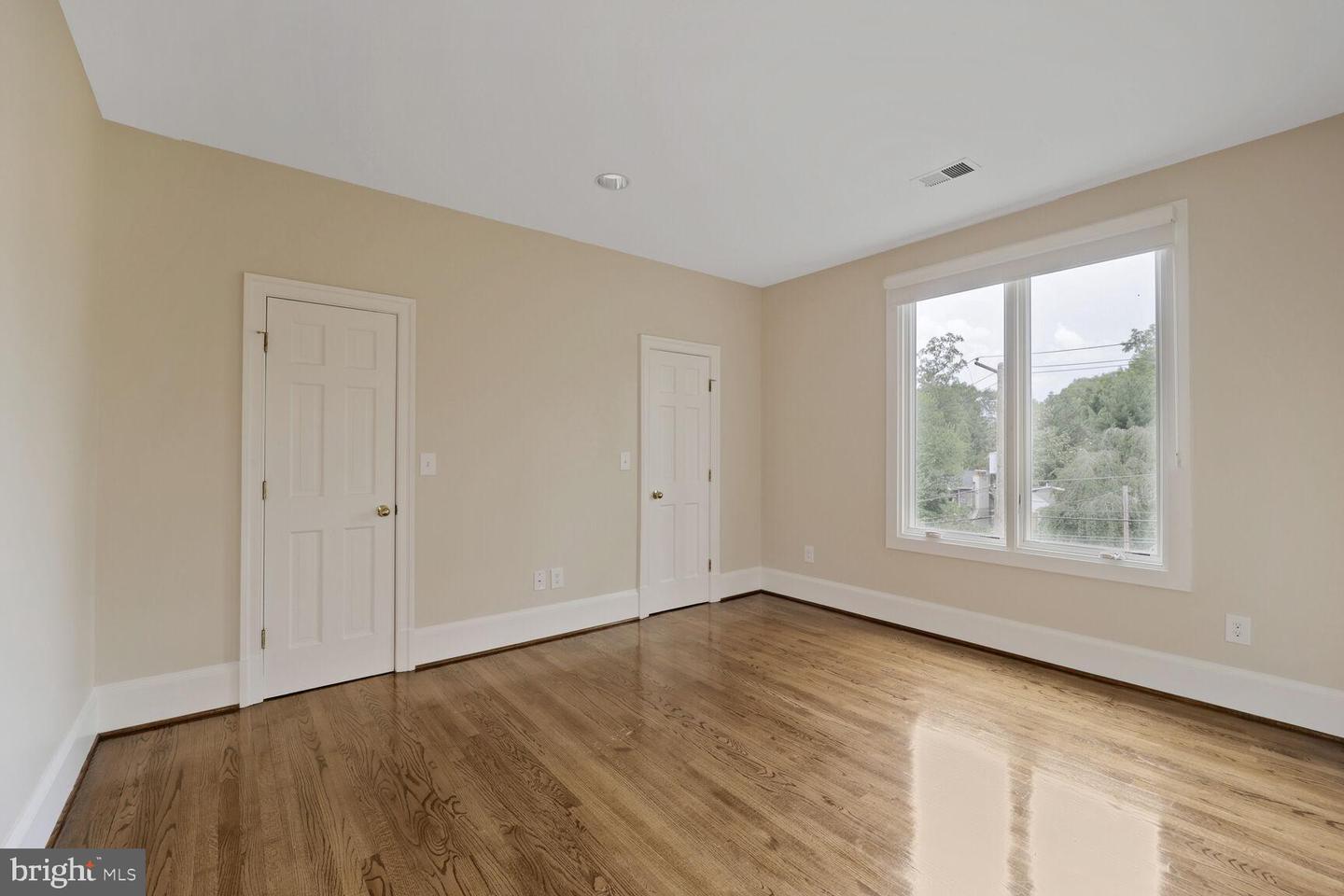 Washington, District of Columbia, 20016, United States, 5 Bedrooms Bedrooms, ,6 BathroomsBathrooms,Residential,For Sale,1896889