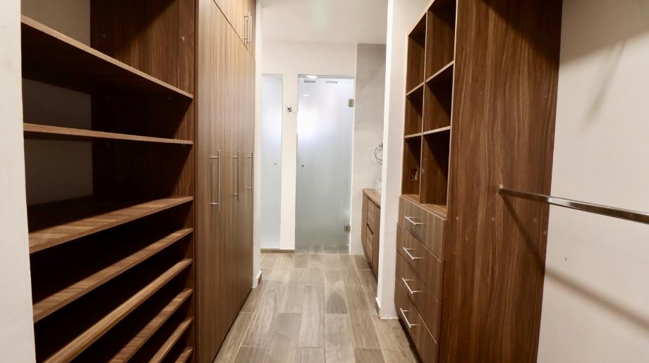 Morelia, Michoacán de Ocampo, 58195, Mexico, 5 Bedrooms Bedrooms, ,4 BathroomsBathrooms,Residential,For Sale,1918405