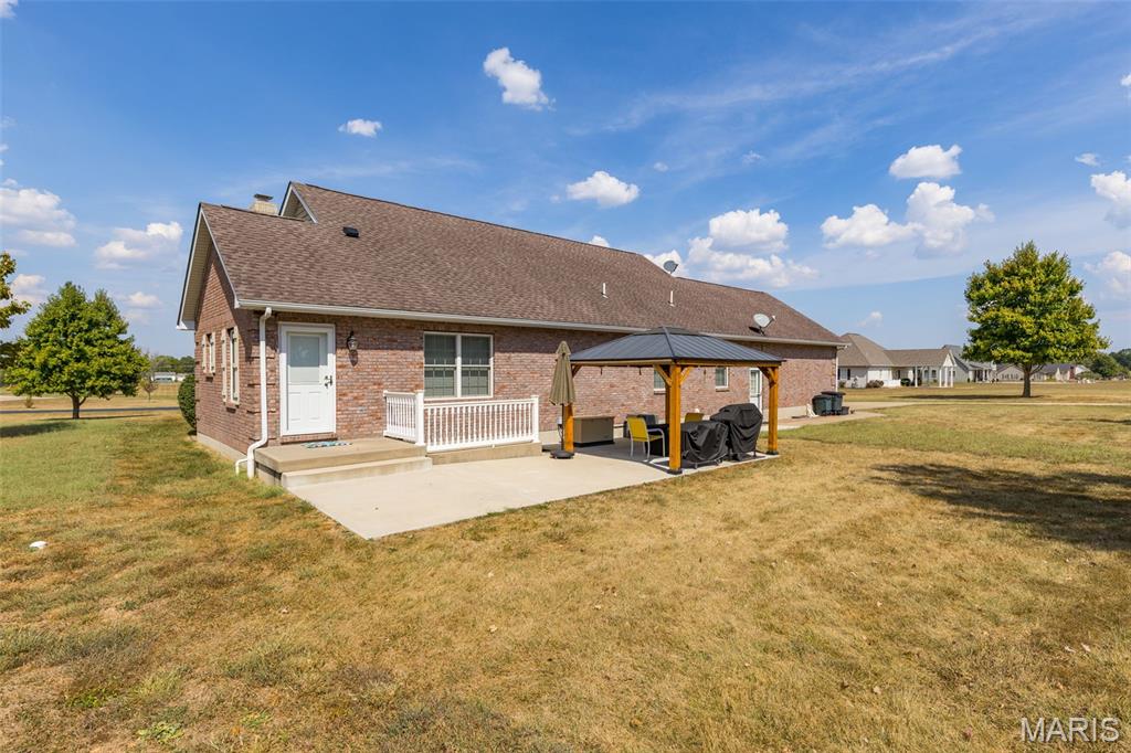 Farmington, Missouri, 63640, United States, 3 Bedrooms Bedrooms, ,3 BathroomsBathrooms,Residential,For Sale,1947219