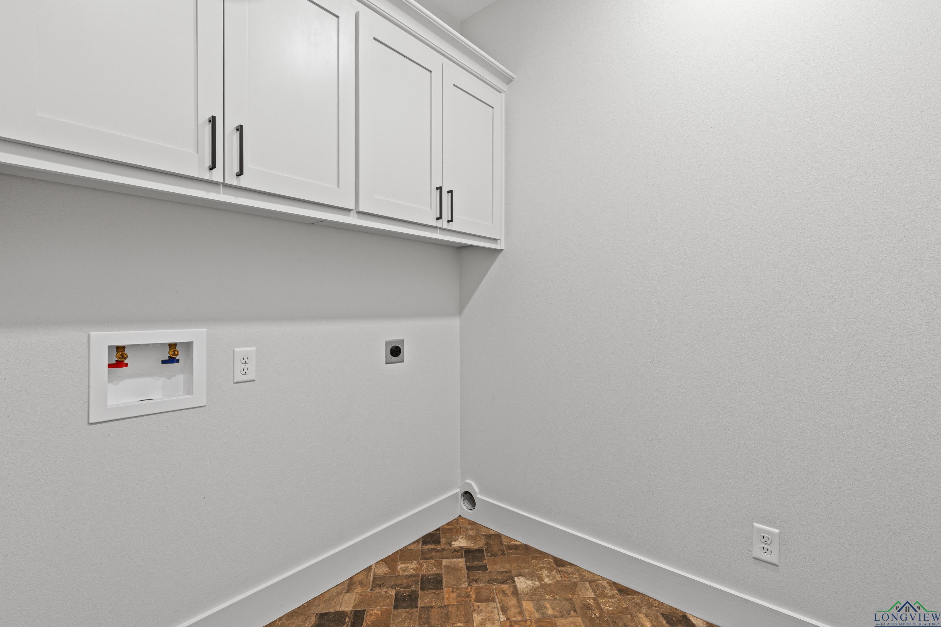 Diana, Texas, 75640, United States, 4 Bedrooms Bedrooms, ,3 BathroomsBathrooms,Residential,For Sale,1828034