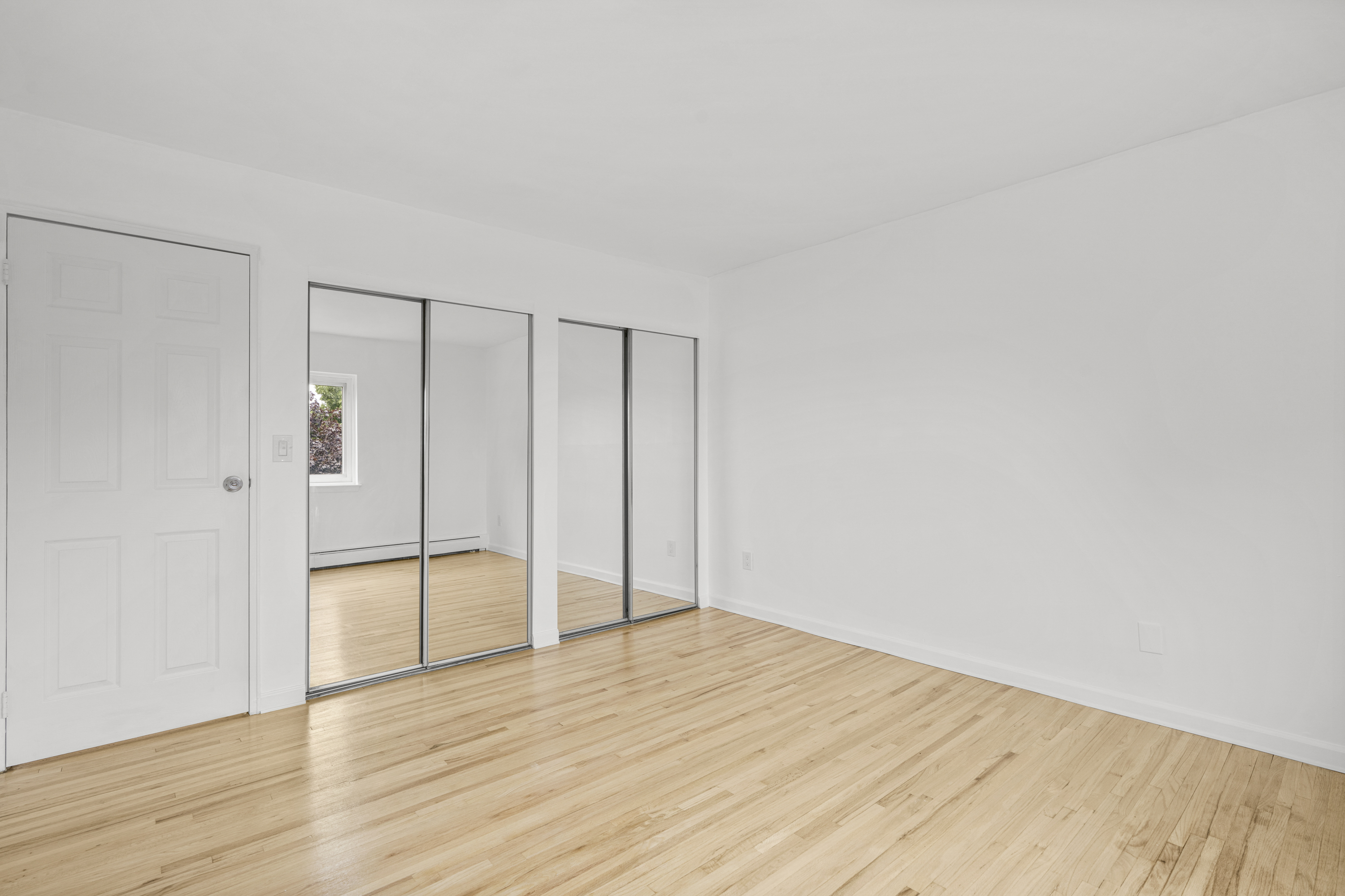  900 Midland Avenue - 物件實景