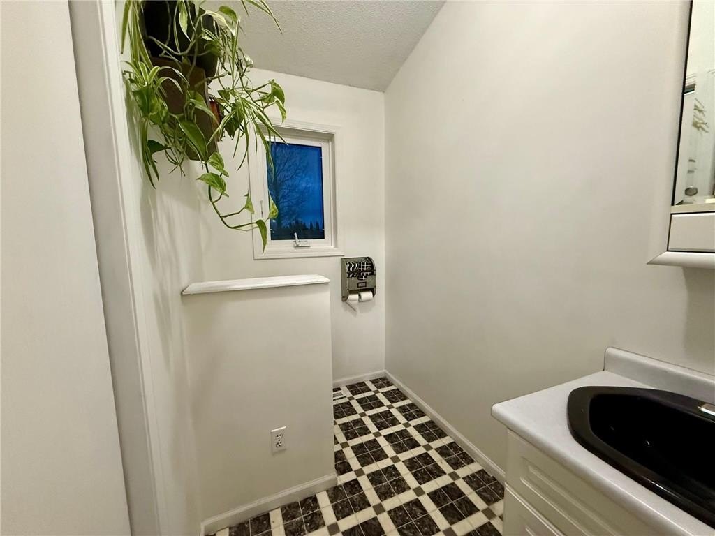Alexandria Twp, Minnesota, 56308, United States, 5 Bedrooms Bedrooms, ,2 BathroomsBathrooms,Residential,For Sale,2036920