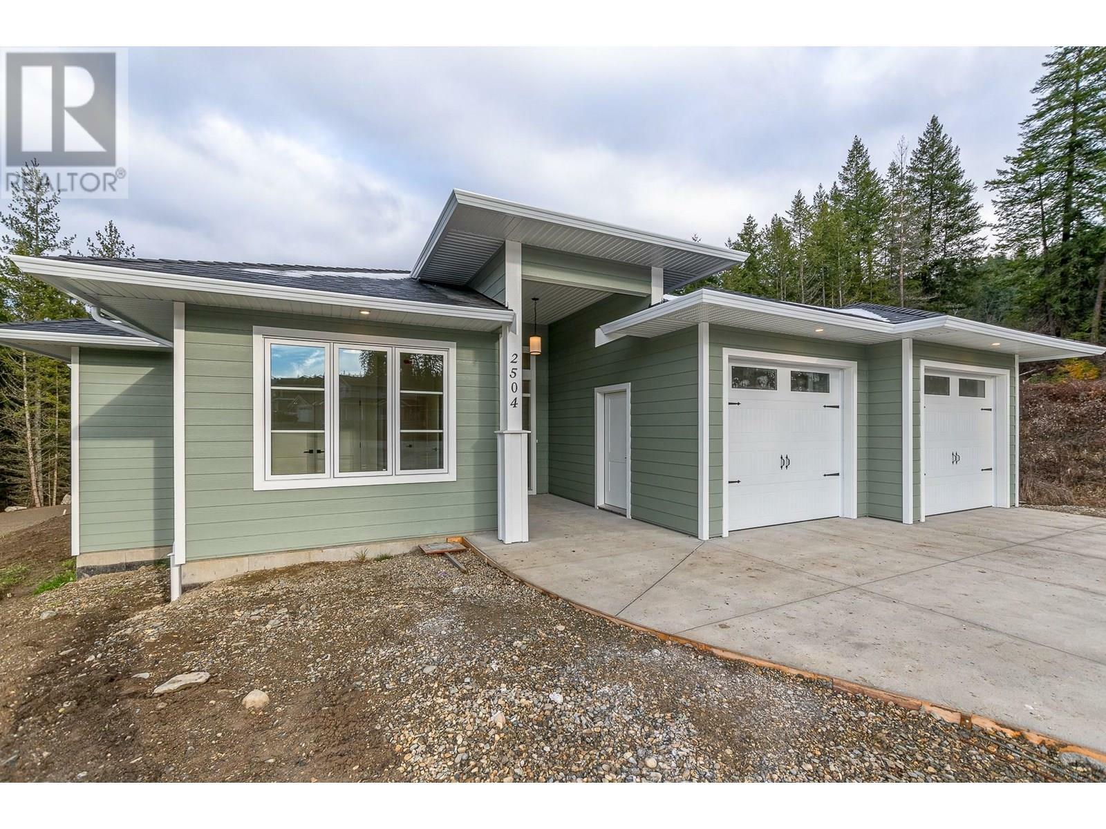BLIND BAY, British Columbia, V0E 1H0, CA, 3 Bedrooms Bedrooms, ,2 BathroomsBathrooms,Residential,For Sale,1836853