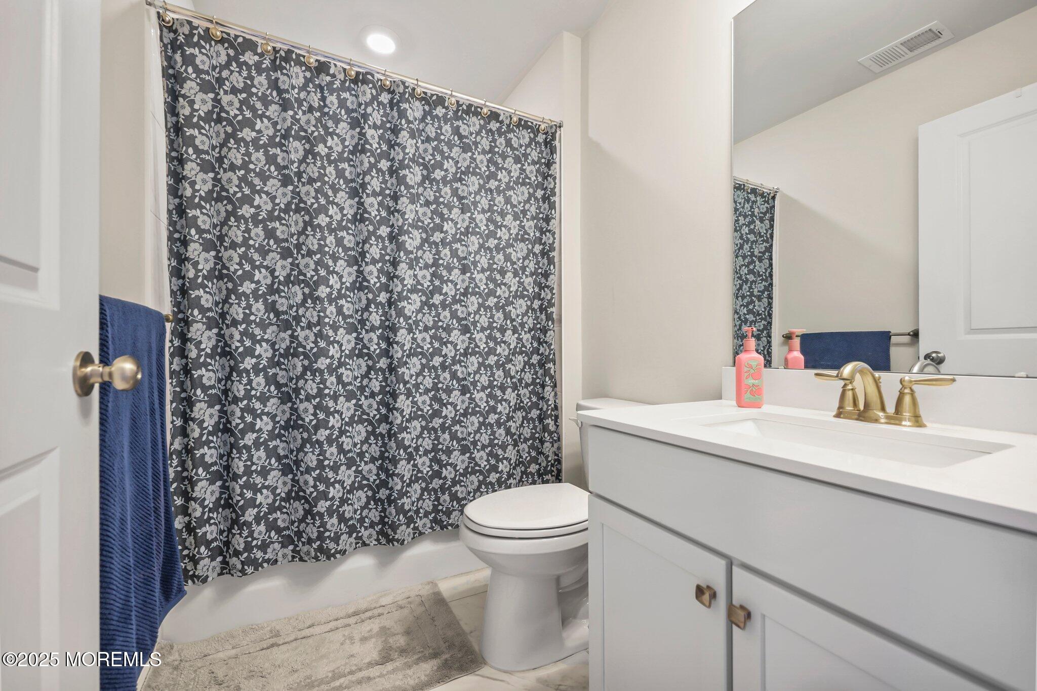 Jackson, New Jersey, 08527, United States, 3 Bedrooms Bedrooms, ,4 BathroomsBathrooms,Residential,For Sale,1979150