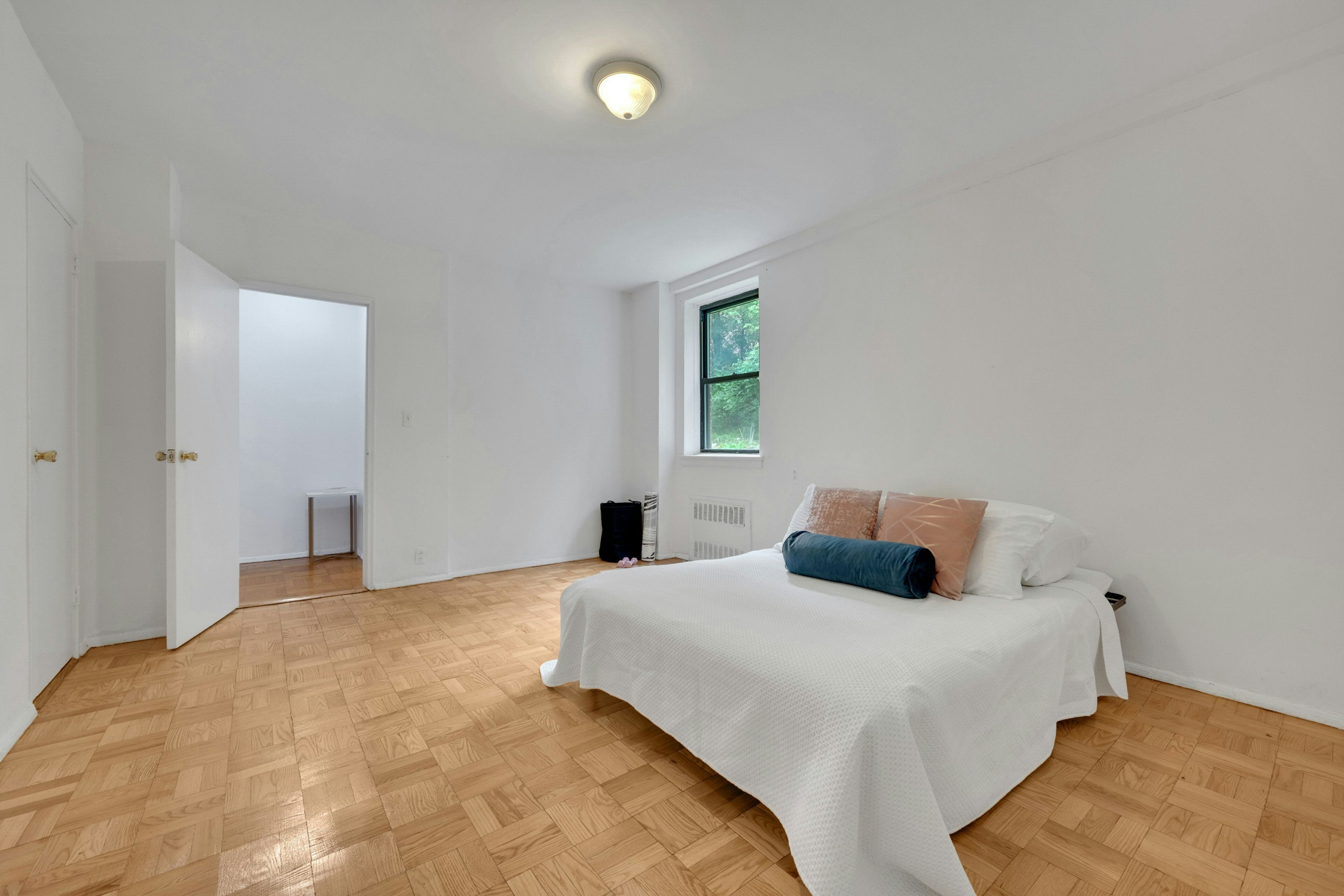  735 Kappock Street - 物件實景
