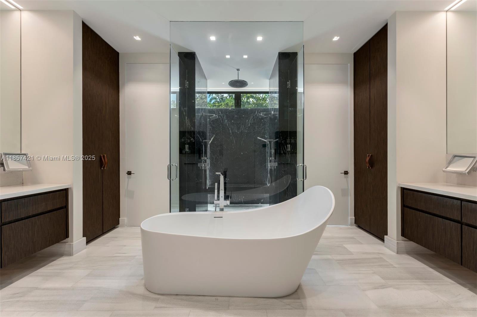 Coral Gables, Florida, 33156, United States, 8 Bedrooms Bedrooms, ,11 BathroomsBathrooms,Residential,For Sale,1938672