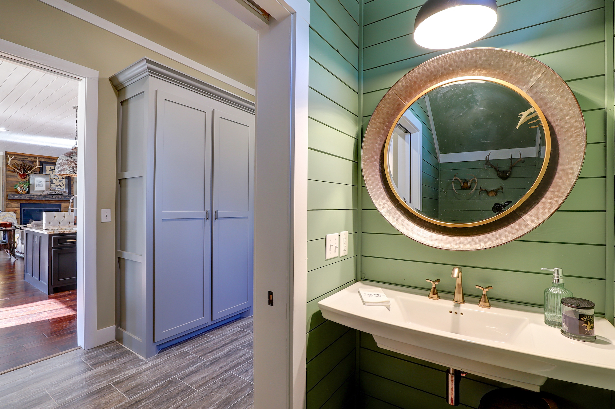 Glenwood, Arkansas, 71943, United States, 4 Bedrooms Bedrooms, ,6 BathroomsBathrooms,Residential,For Sale,1983549