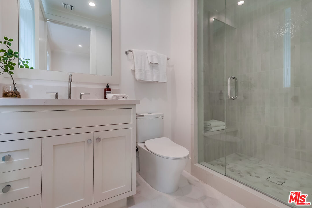 Los Angeles, California, 90049, United States, 7 Bedrooms Bedrooms, ,4 BathroomsBathrooms,Residential,For Sale,1912461
