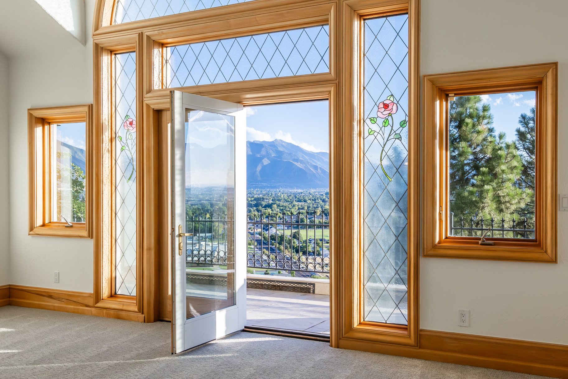  European Estate with Huge Views of the Valley - 物件實景