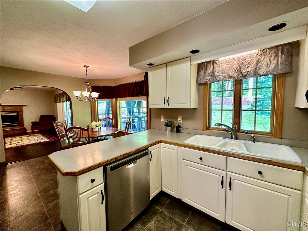Oswego, New York, 13126, United States, 4 Bedrooms Bedrooms, ,3 BathroomsBathrooms,Residential,For Sale,1899451