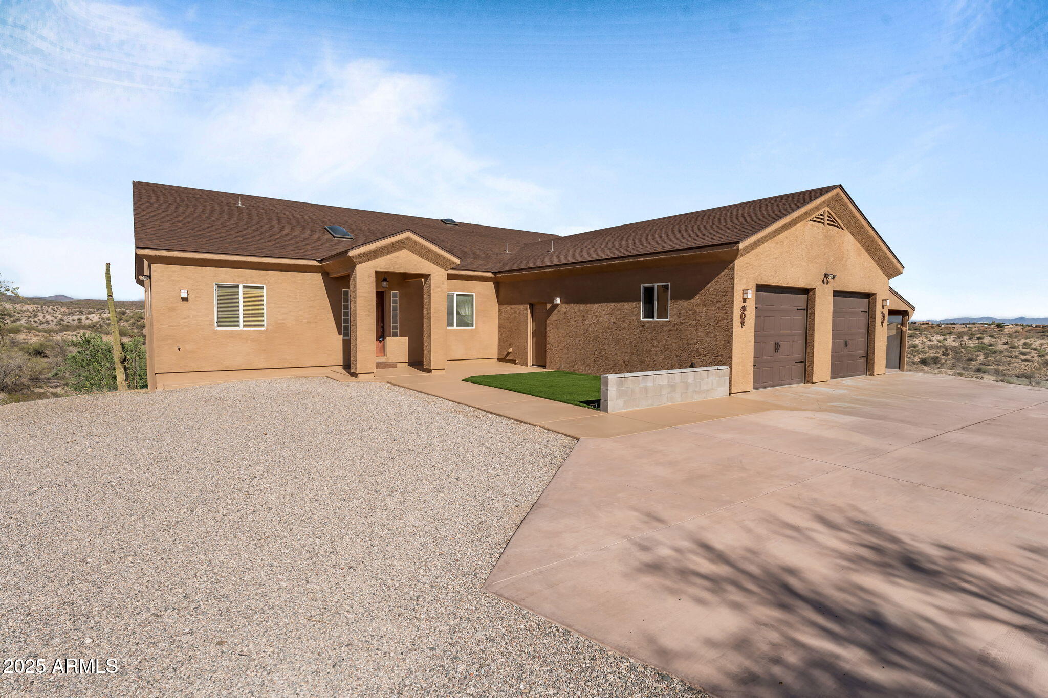 Morristown, Arizona, 85342, United States, 5 Bedrooms Bedrooms, ,4 BathroomsBathrooms,Residential,For Sale,1887145