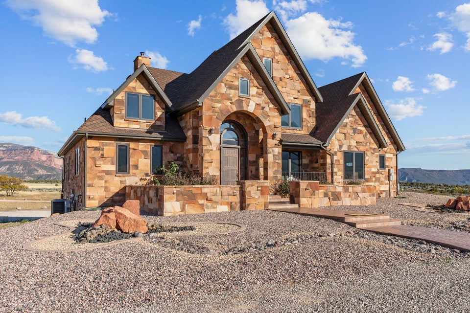 New Harmony, Utah, 84757, United States, 5 Bedrooms Bedrooms, ,6 BathroomsBathrooms,Residential,For Sale,2000791